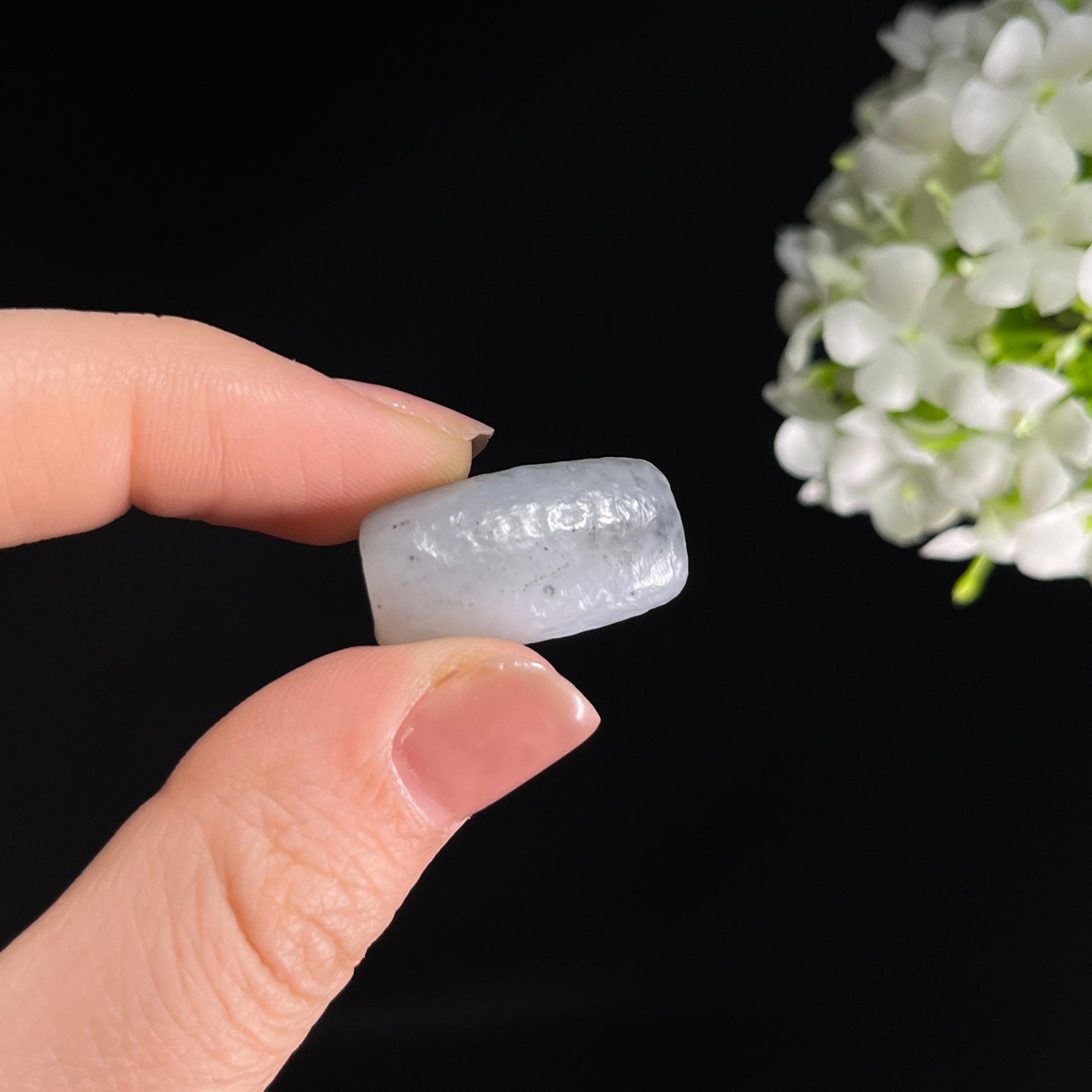 和田玉带墨青花料“路路通”籽料雕刻勒子挂件（yc284649）