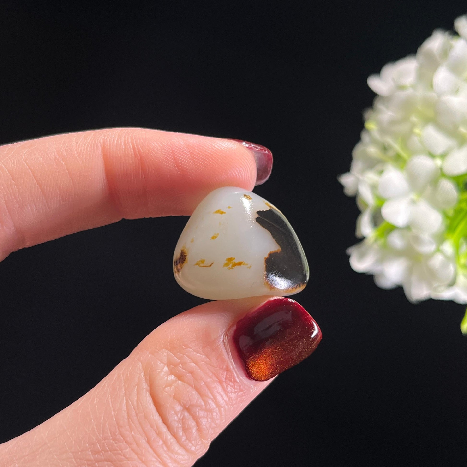 和田玉白玉“星点墨纨”洒金聚黑油皮籽料（yc336378）