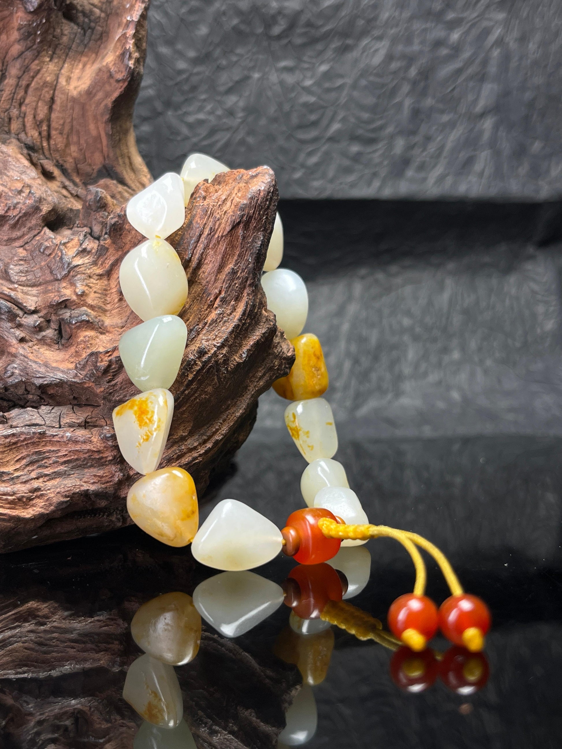 新疆和田玉天然籽料原石白玉手串黄沁洒金（yc232587）