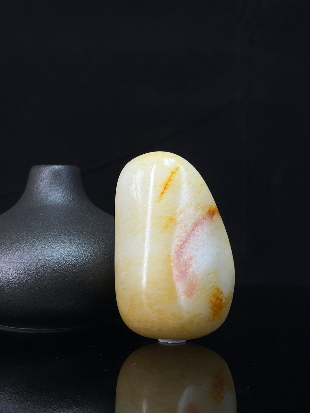 新疆和田玉一级白意境红皮洒金籽料原石手把件（yc244837）