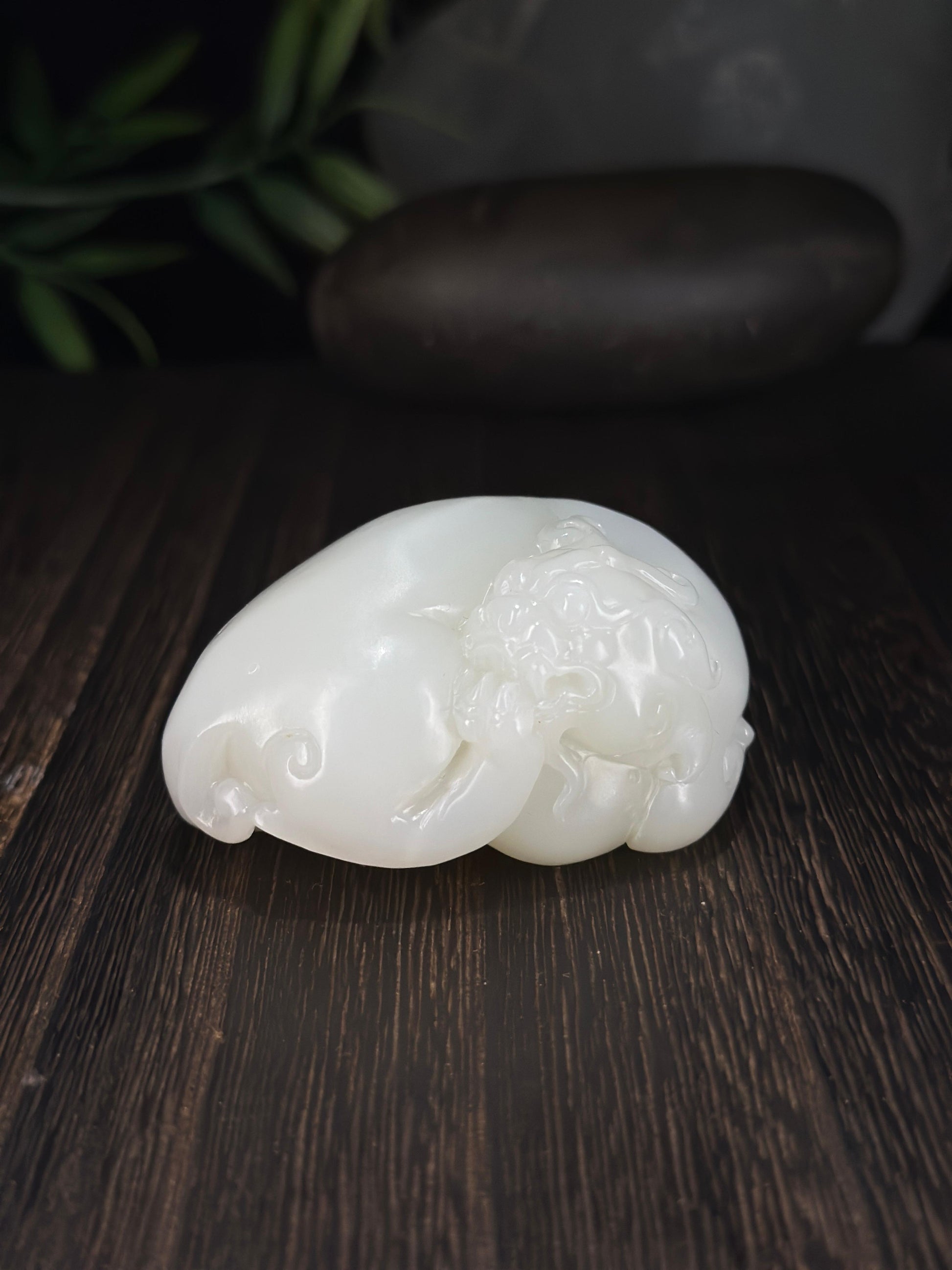 和田玉精品白玉回首貔貅手把件（yc703077）