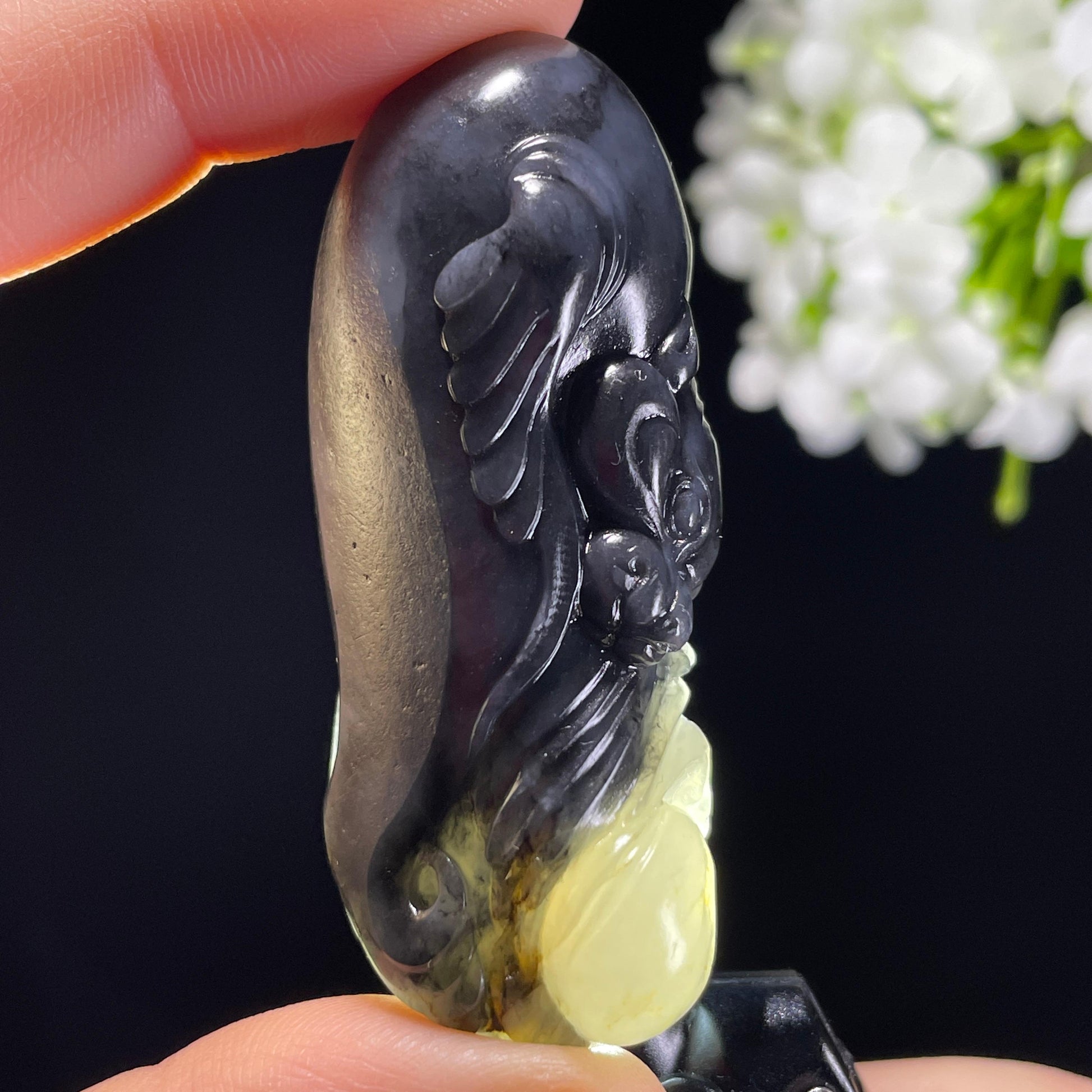 和田玉青花籽料“锦鳞化龙”雕刻挂件（yc325629）