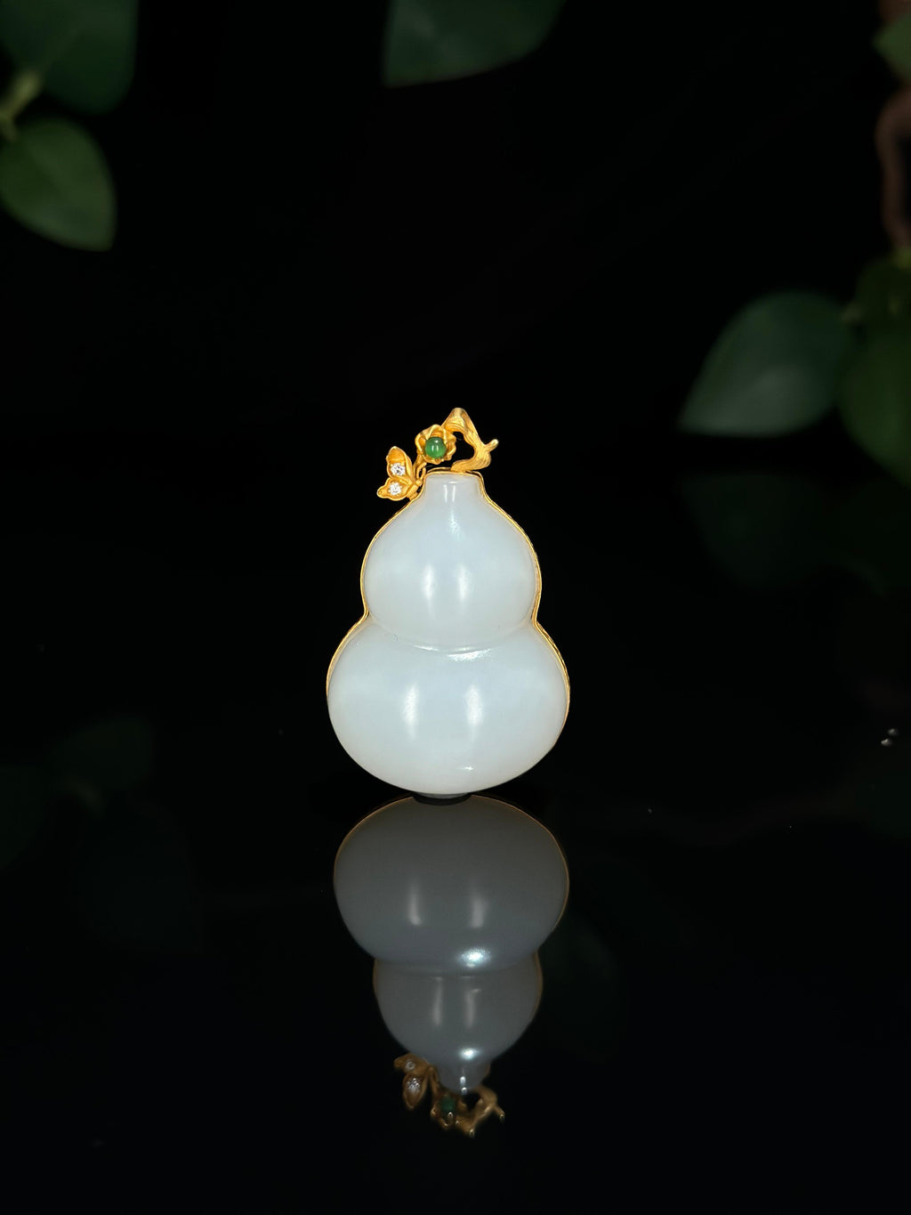 精品和田玉 18K 金镶白玉葫芦吊坠（yc740339）
