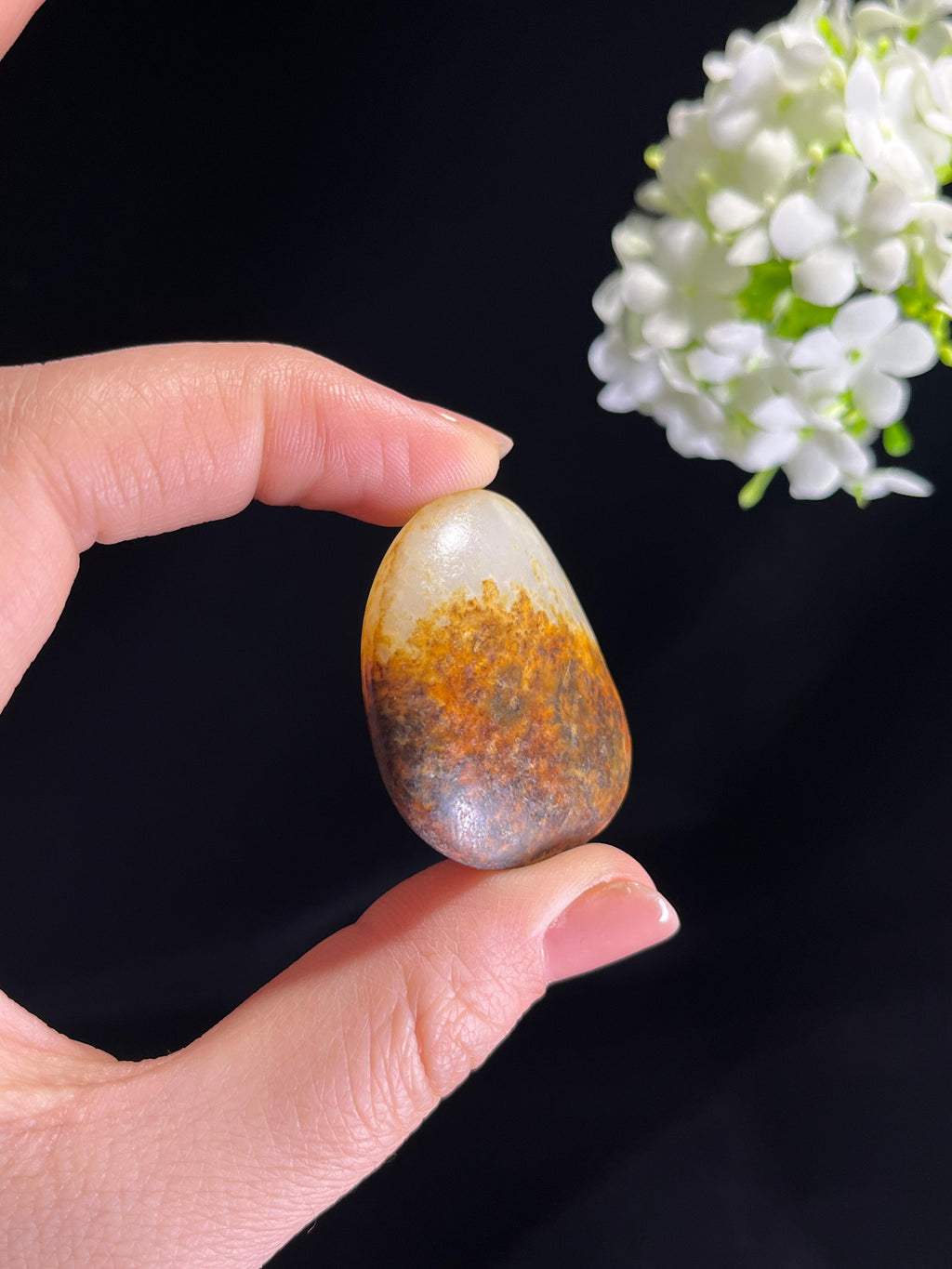 新疆天然和田玉“赭玉含光”秋梨皮籽料原石（yc276787）