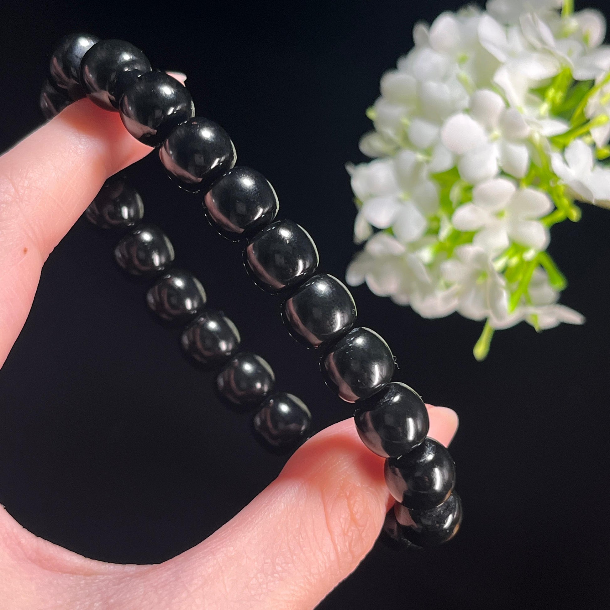 新疆天然和田玉“墨守初心”籽料黑青手串（yc334904）