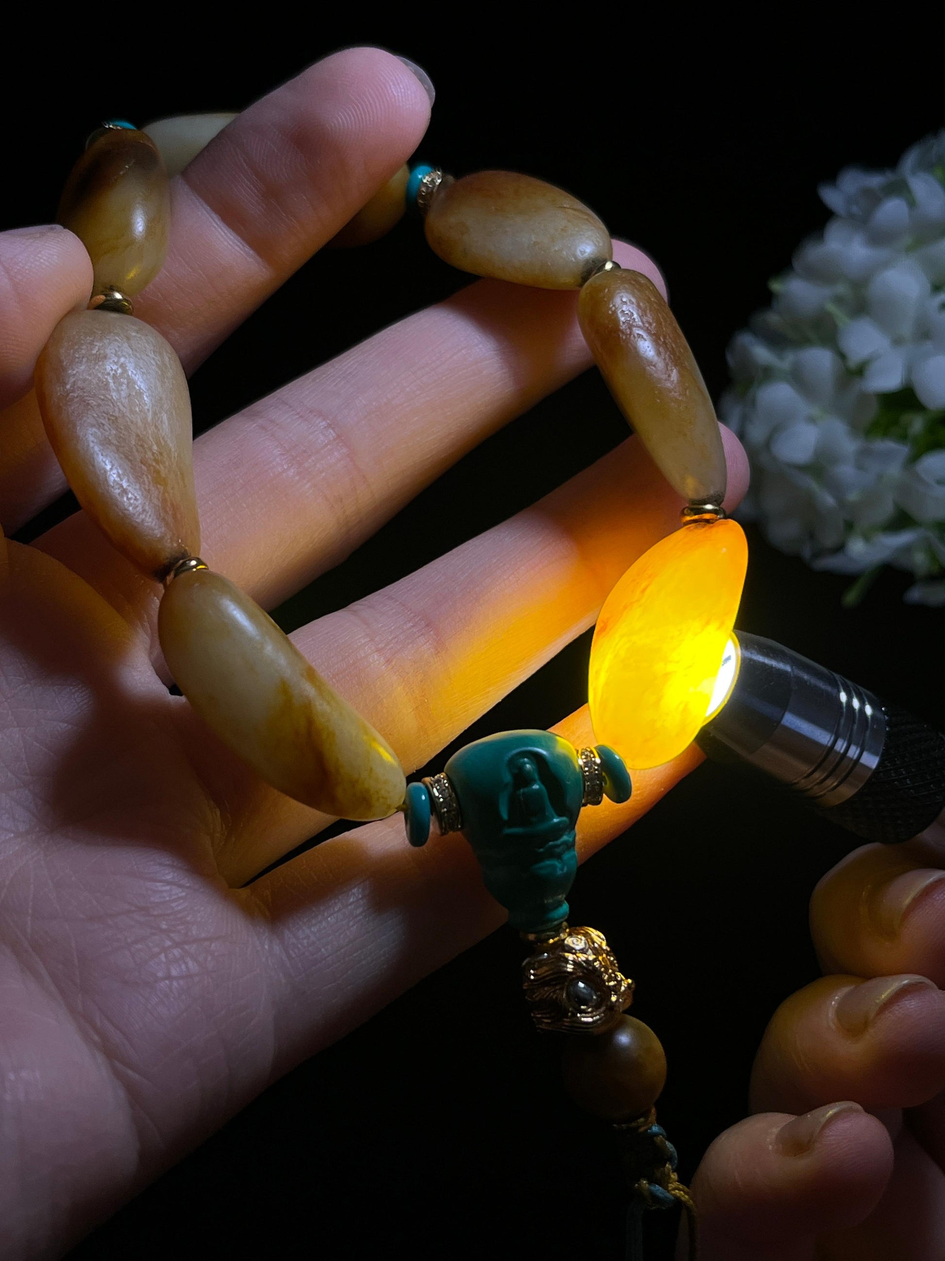 新疆天然和田玉籽料原石金包银手串1（yc262609）