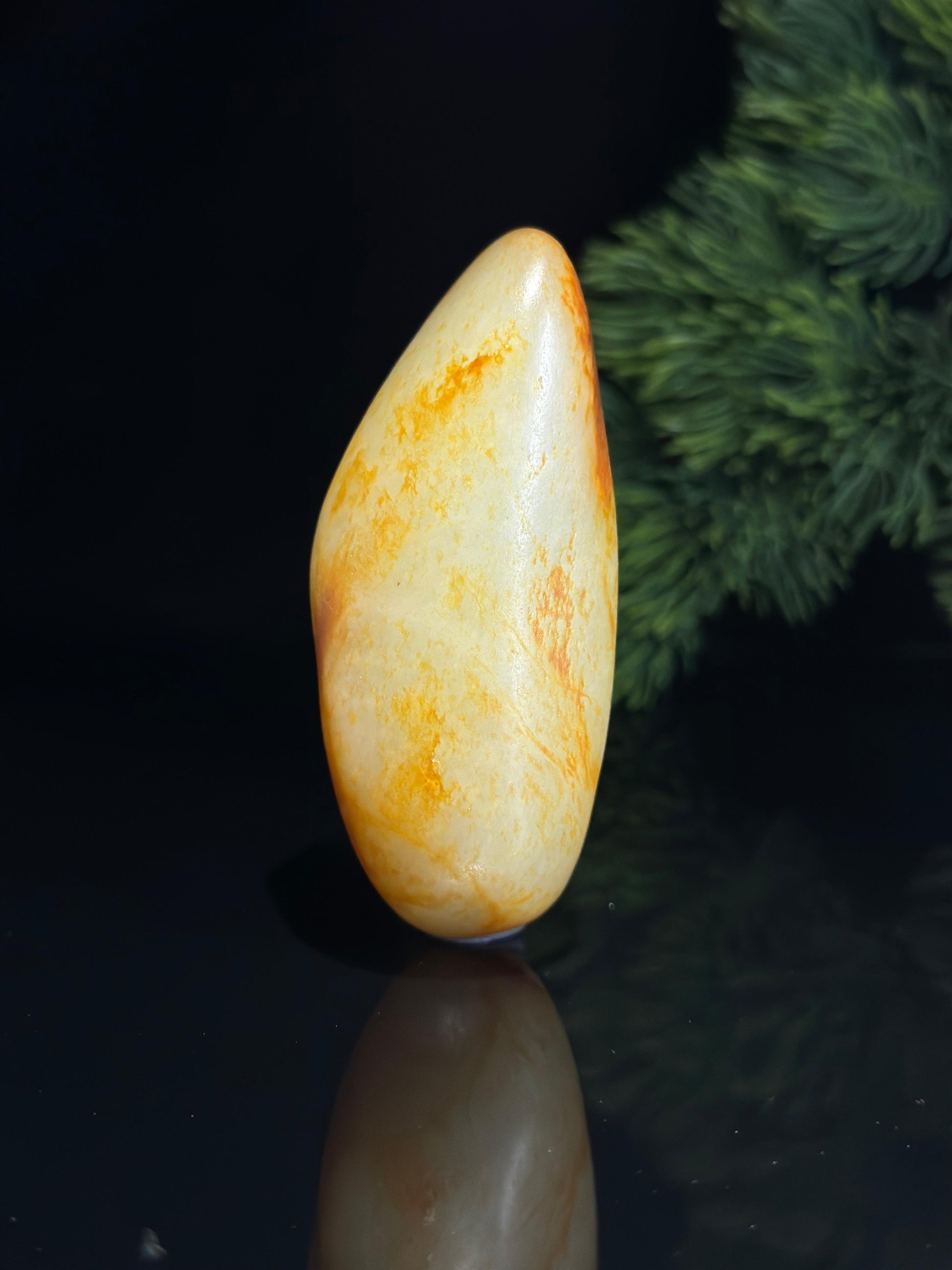 新疆和田玉白玉聚红皮通体洒金皮臻品籽料手把件（yc532728）