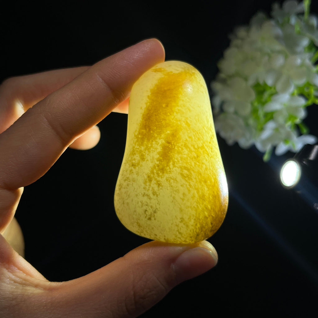 和田玉白玉“秋河落影”聚黄皮秋梨皮籽料（yc356094）