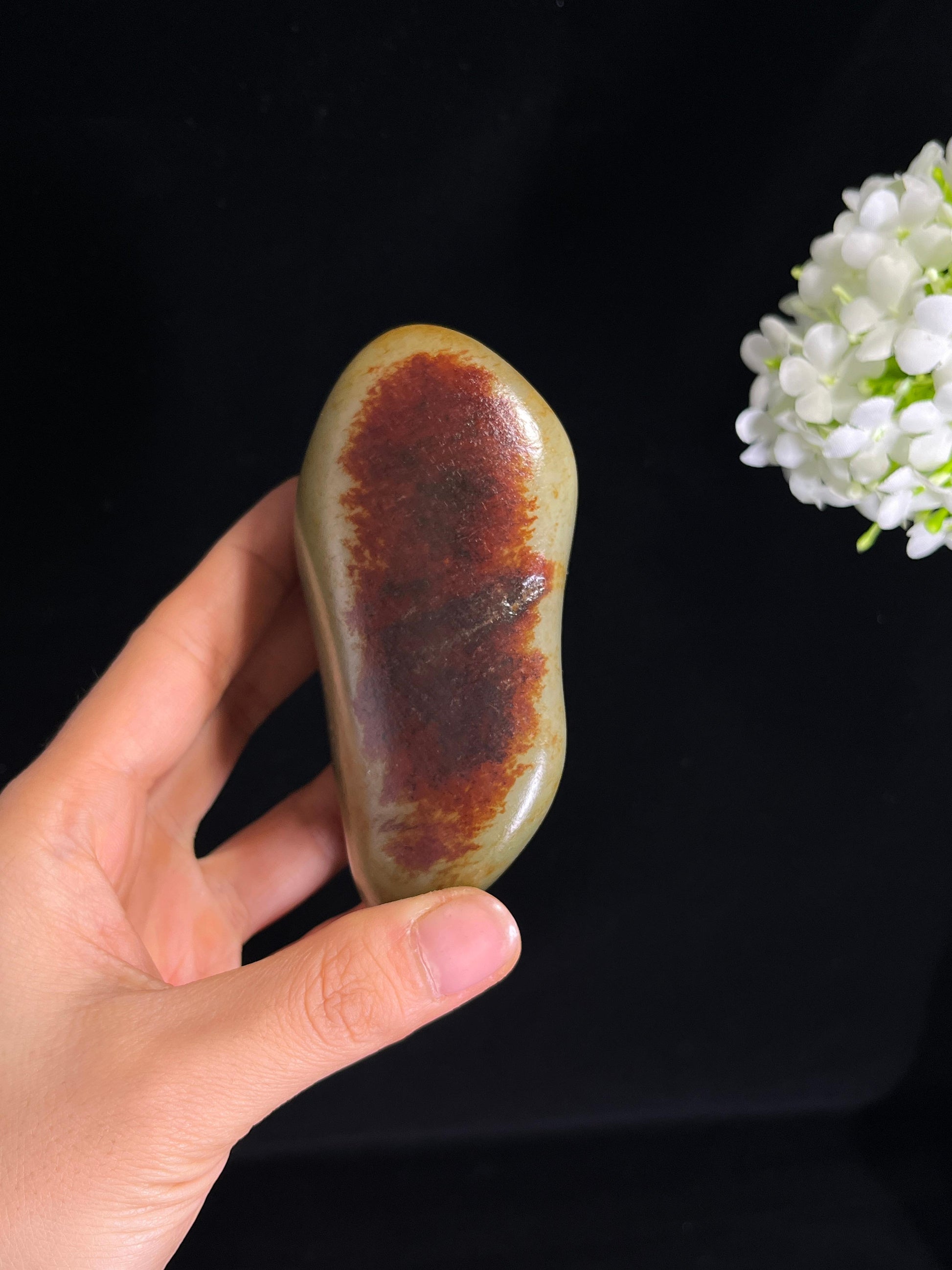 和田玉黑红皮籽料原石（yc270082）