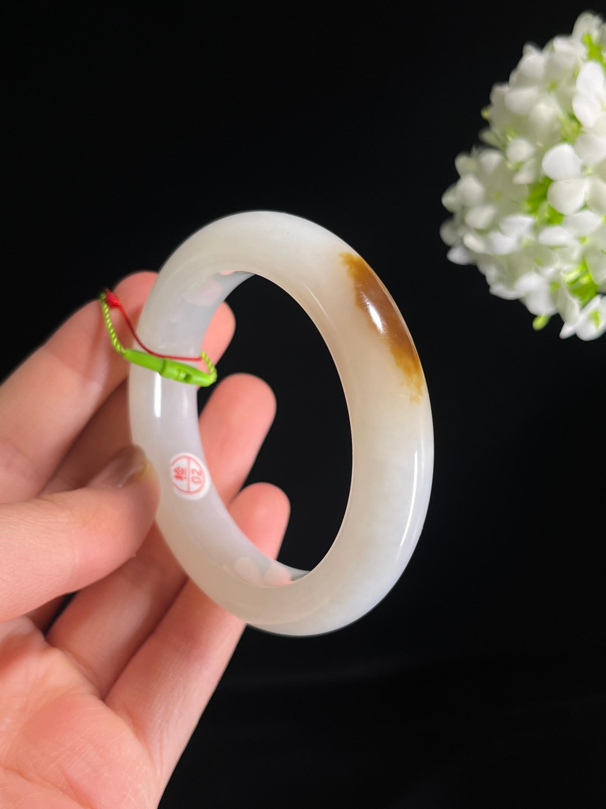 新疆天然和田玉“秋云染”且末糖白手镯（卡55）（yc278269）