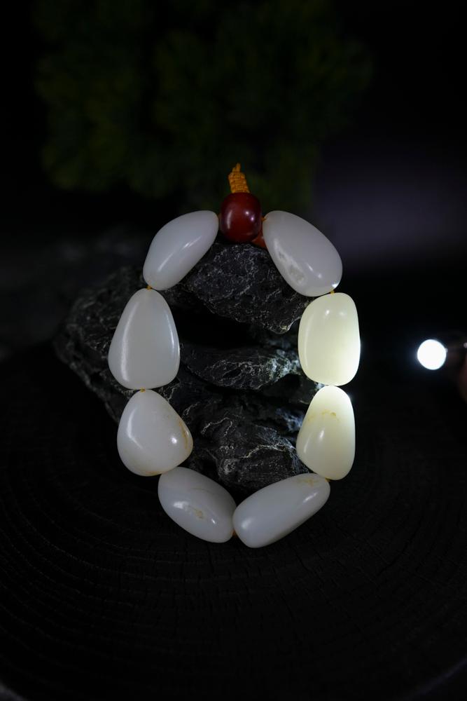 新疆和田玉一级白玉籽料手串（yc229706）