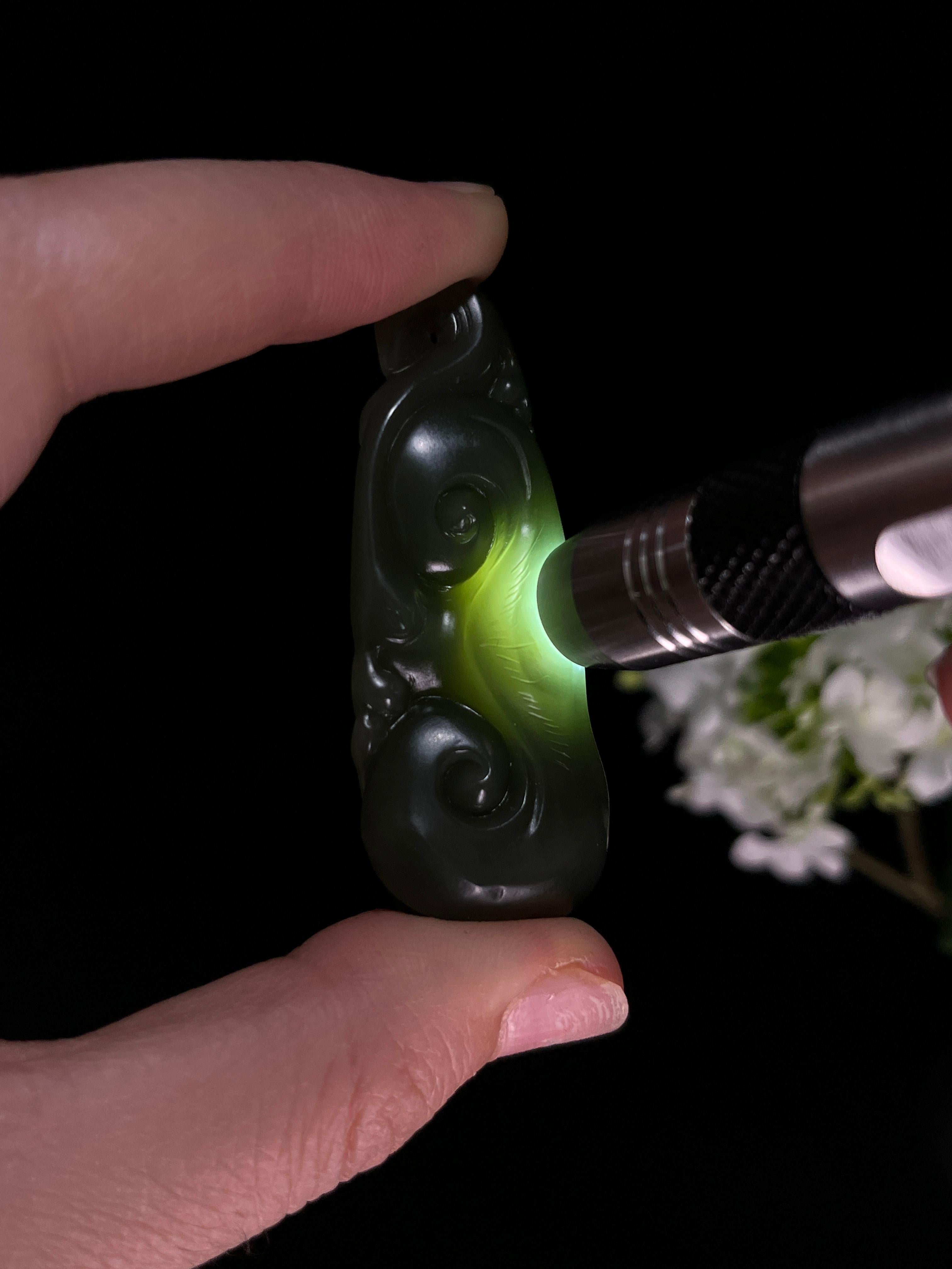 和田玉青玉雕刻挂件（yc251752） – 添福玉器