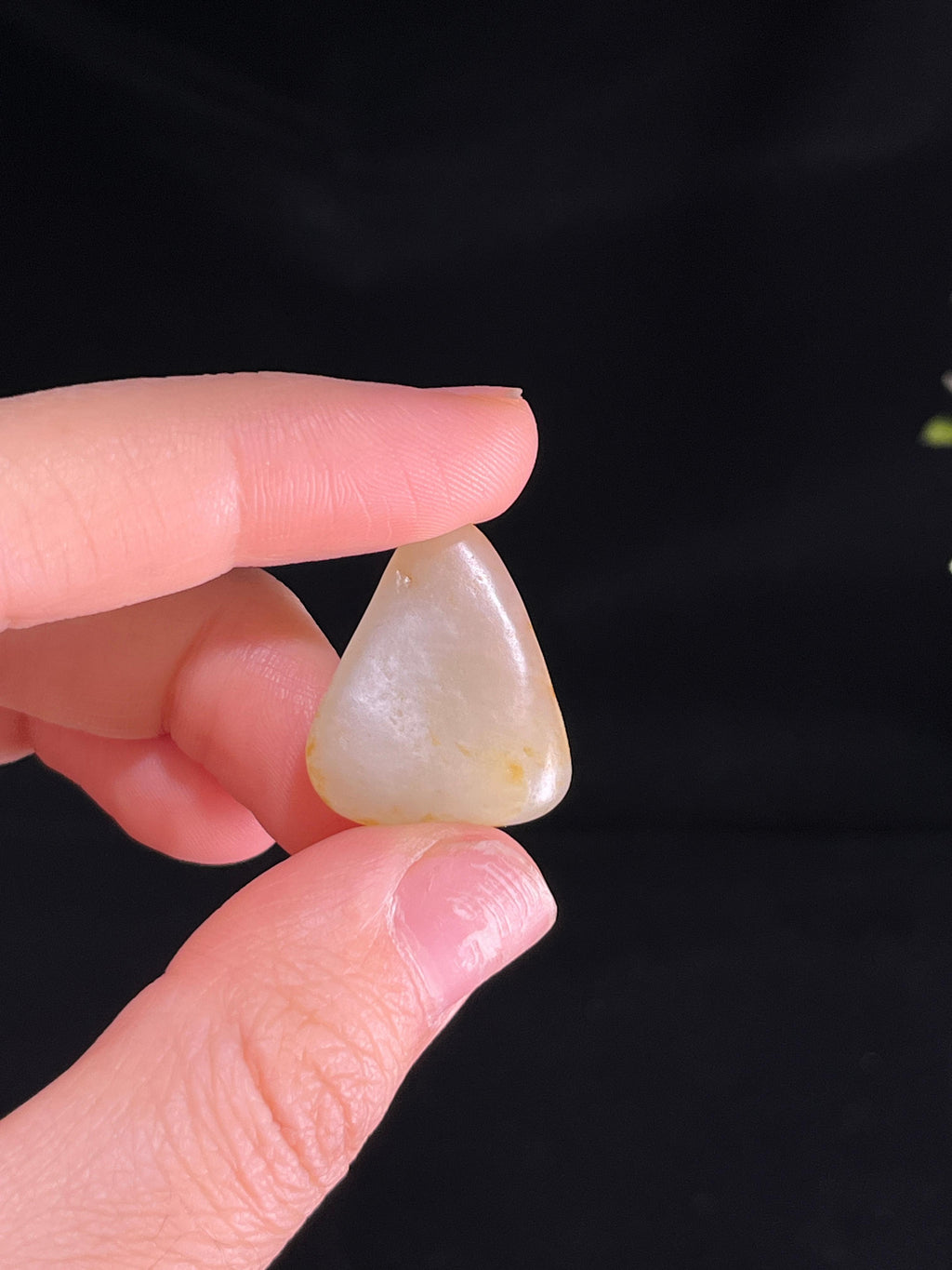 和田玉红皮白肉籽料原石（yc249832）