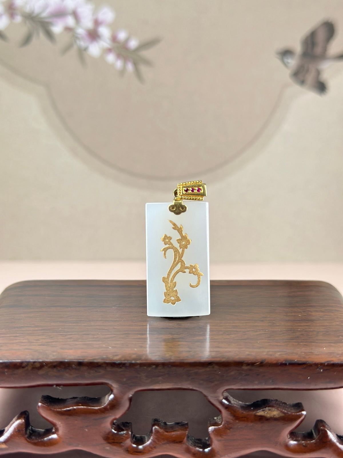 18K 金镶和田玉白玉错金梅花方牌吊坠（yc775674）