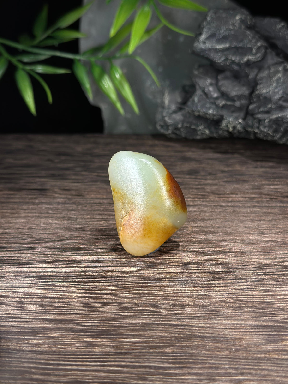 新疆和田玉高青白洒金皮红皮籽料挂件（yc715716）
