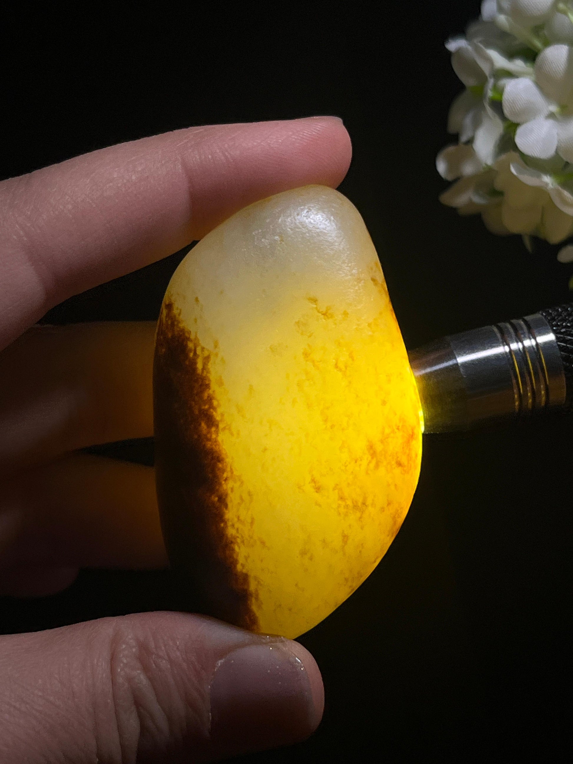 和田玉收藏级聚红洒金皮籽料原石（yc262825）