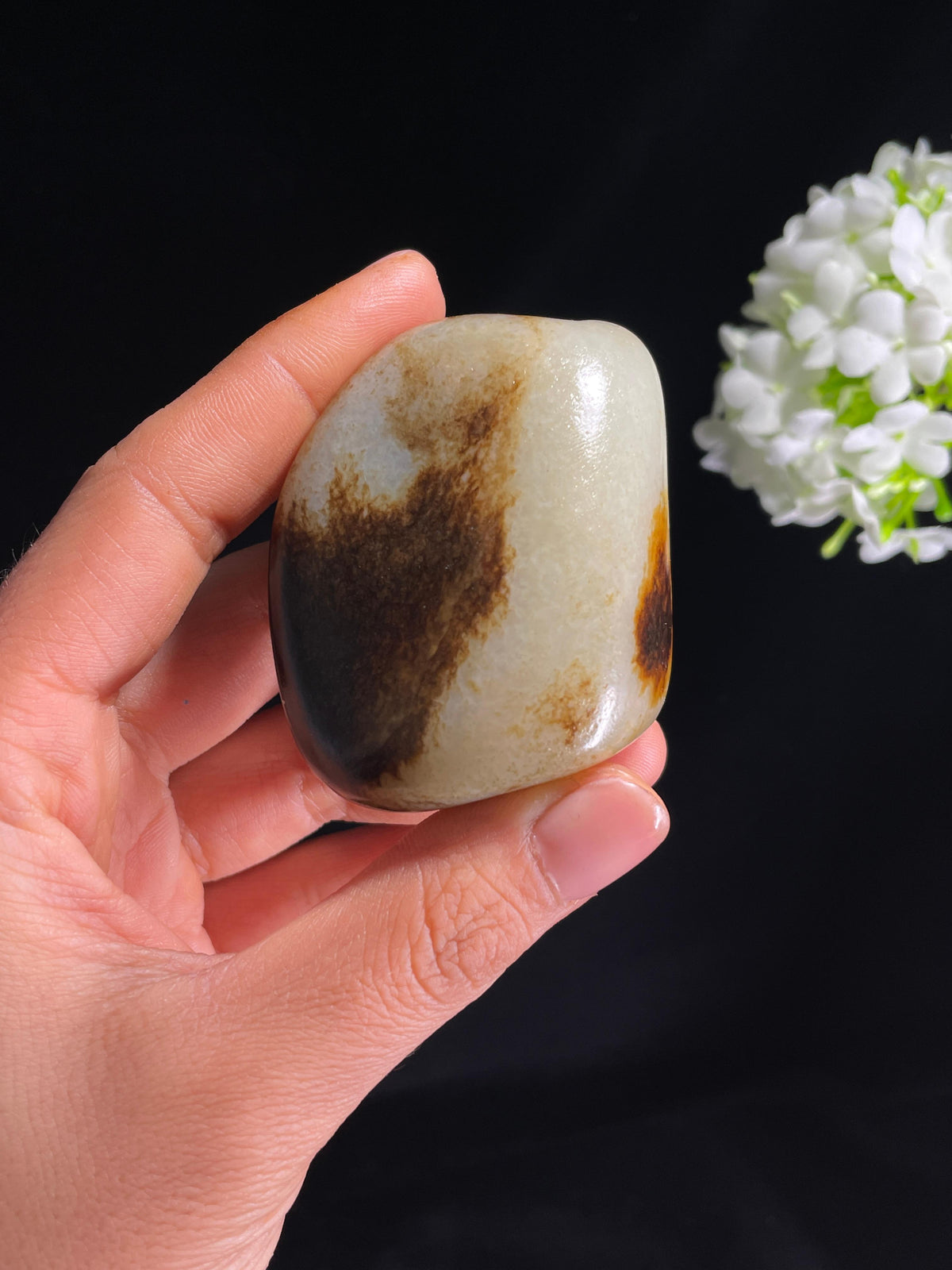 和田玉白玉聚黑皮籽料原石（yc265001）