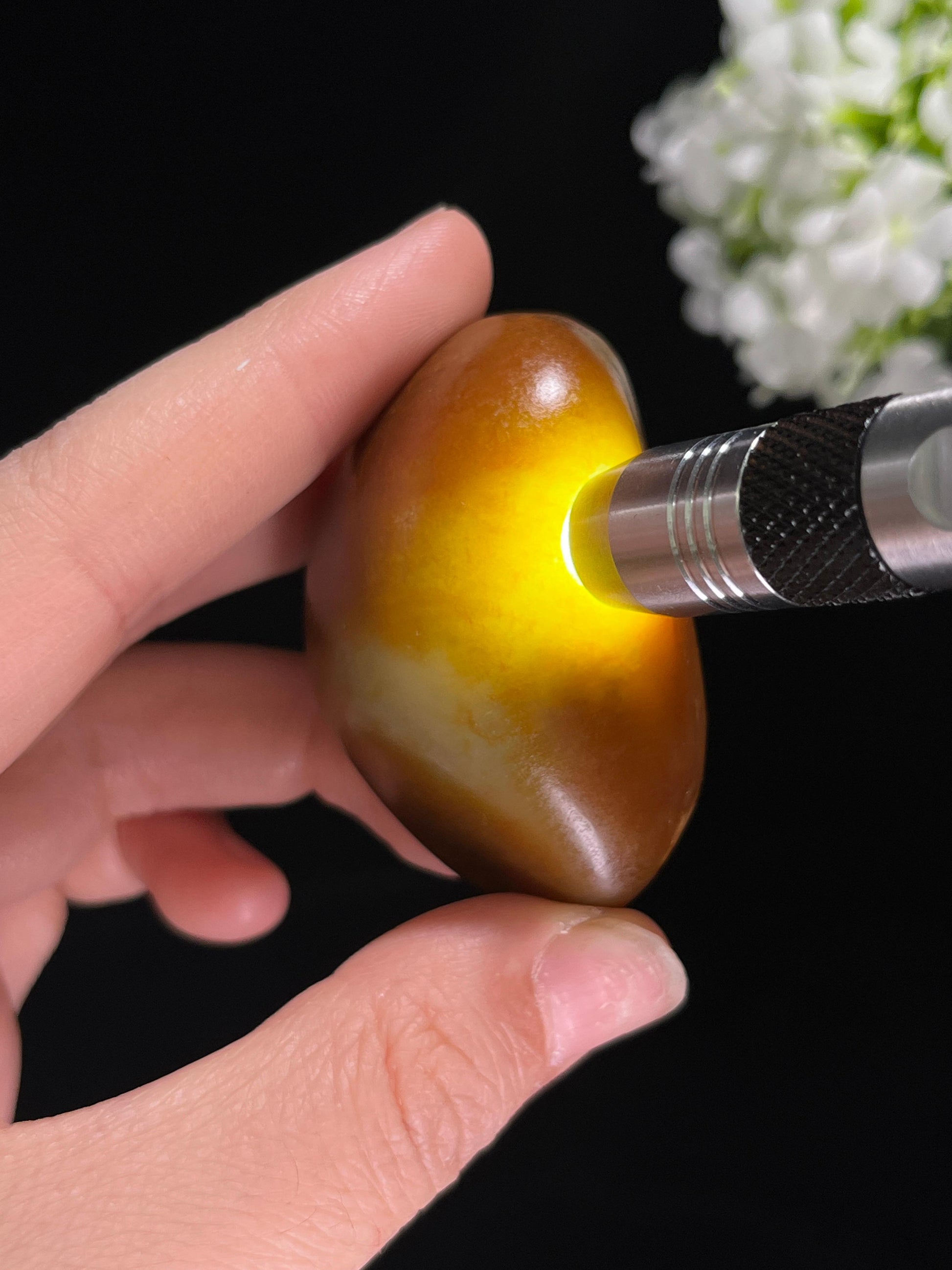 新疆和田玉红沁油皮籽料原石（yc255467）