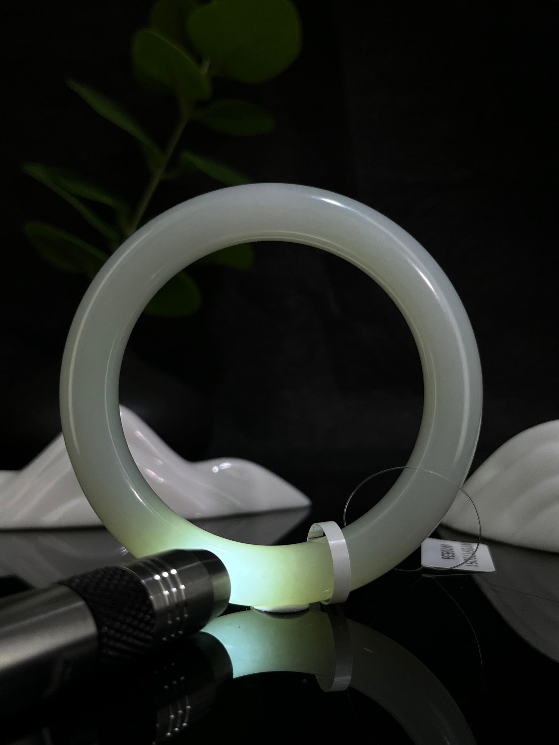 和田玉高青白手镯（56卡）（yc231980）