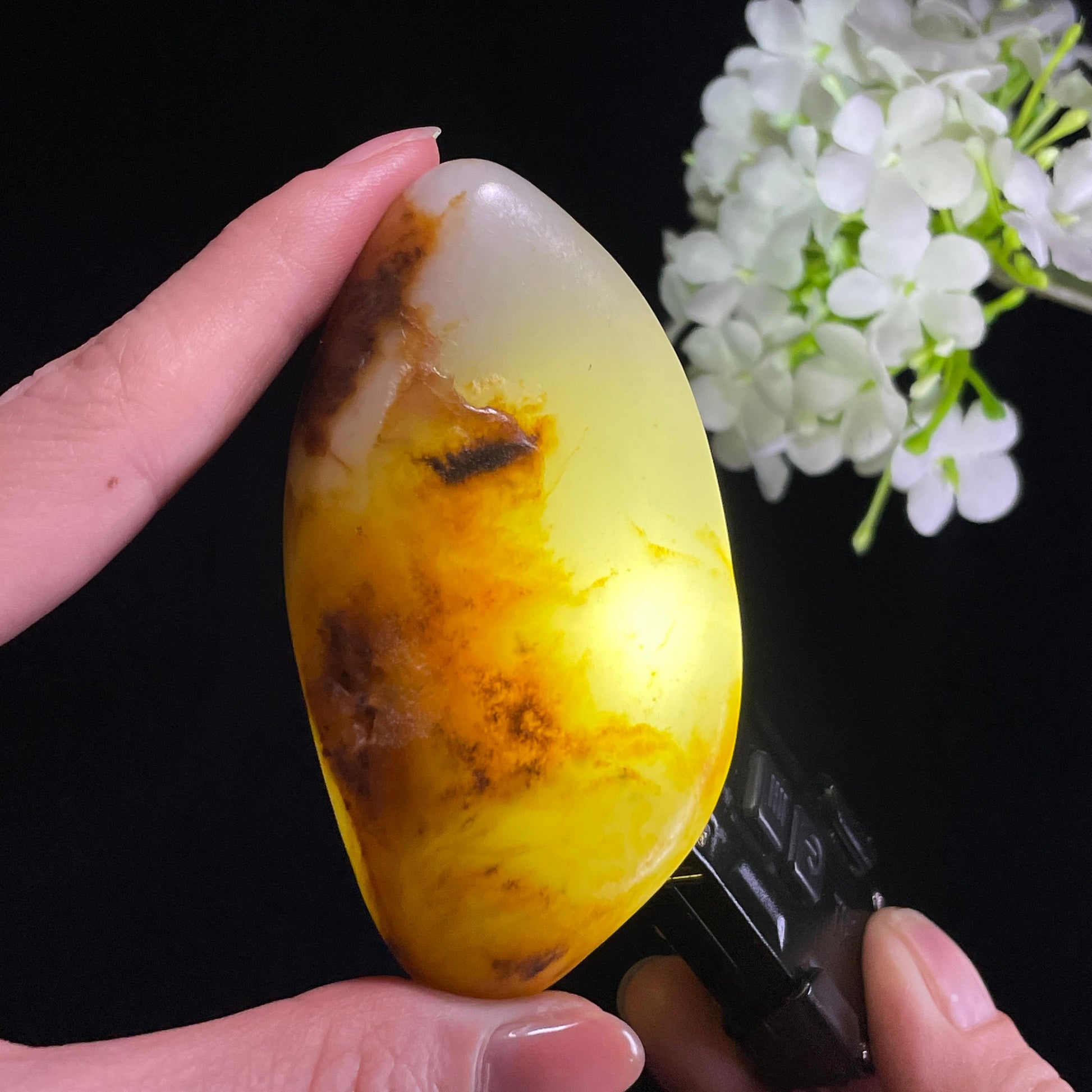 和田玉“熔金流玉”白玉聚红皮籽料（yc422545）