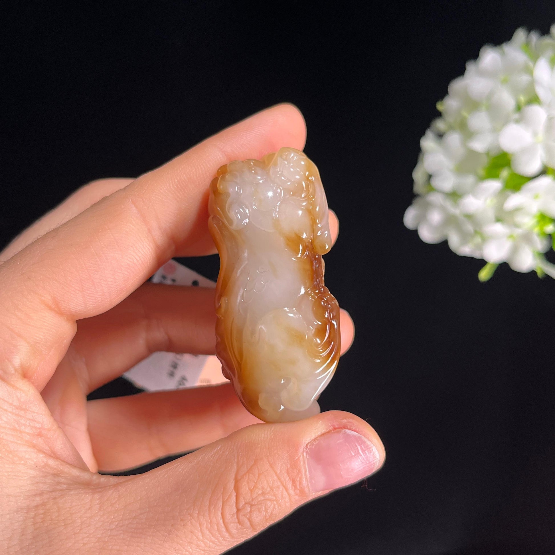 新疆天然和田玉“褐璃瑞兽”且末糖白料貔貅挂件（yc288249）