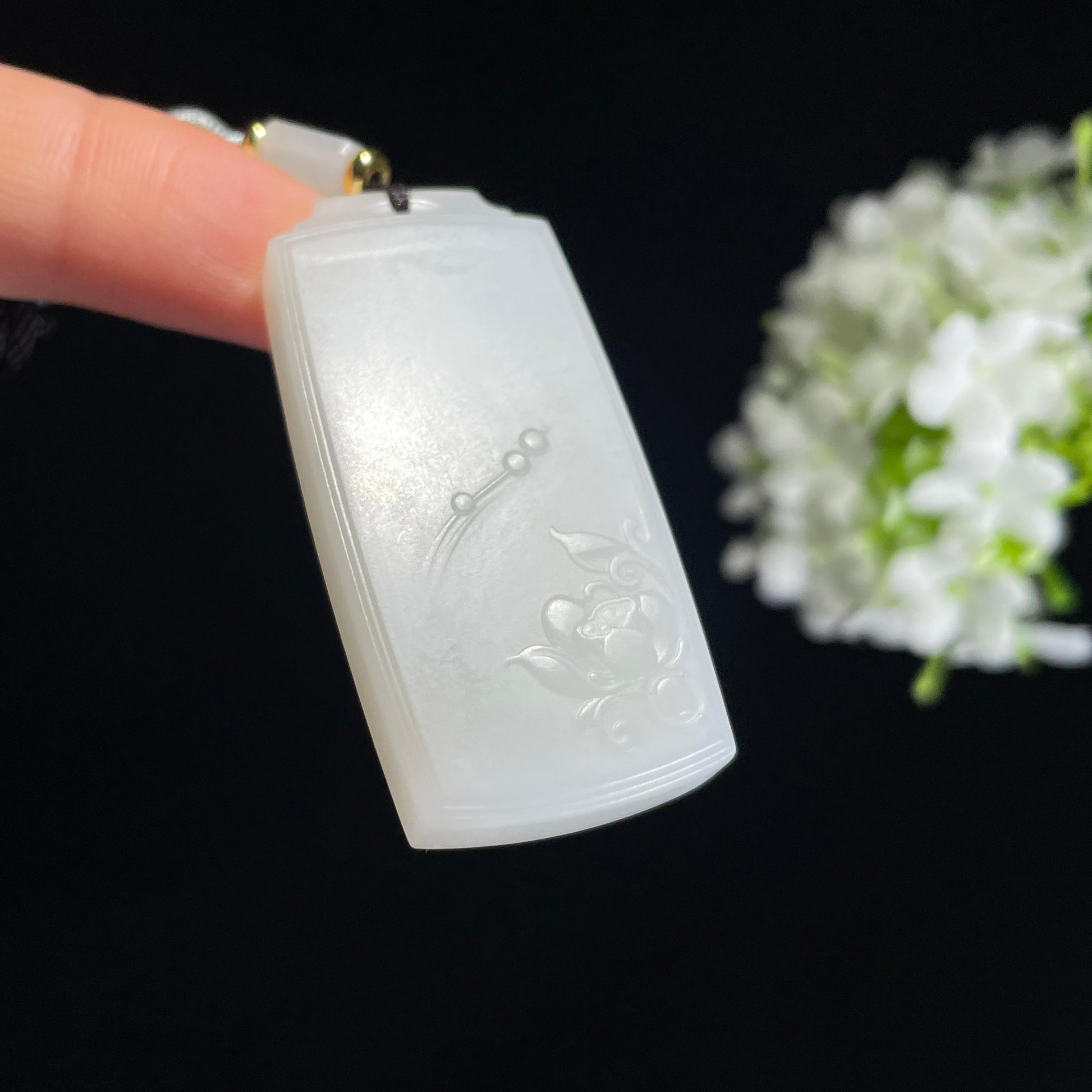 新疆天然和田玉白玉莲花雕刻挂件（yc404145）