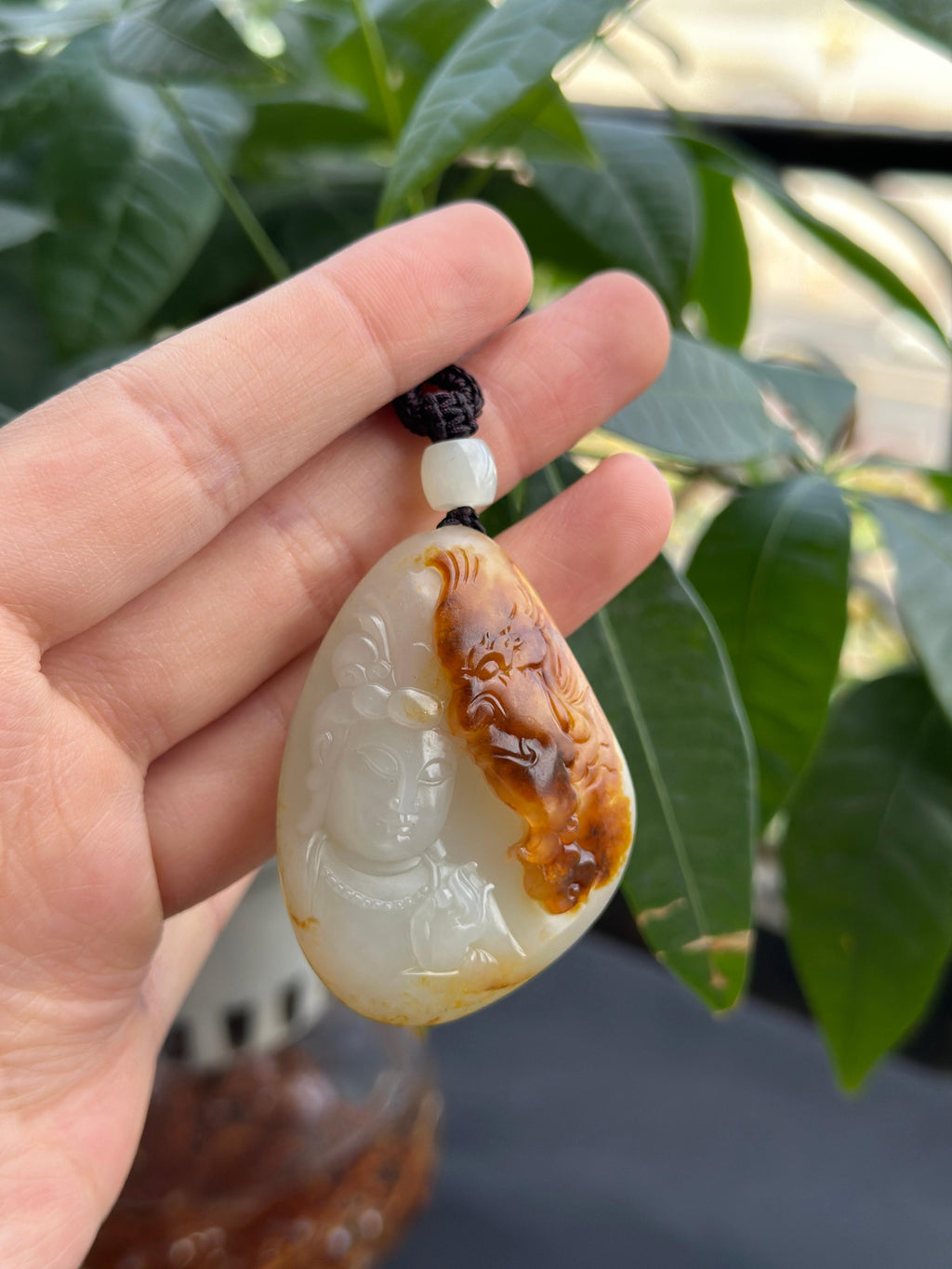 新疆和田玉红皮白肉籽料观音达摩俏色雕挂件（yc709788）