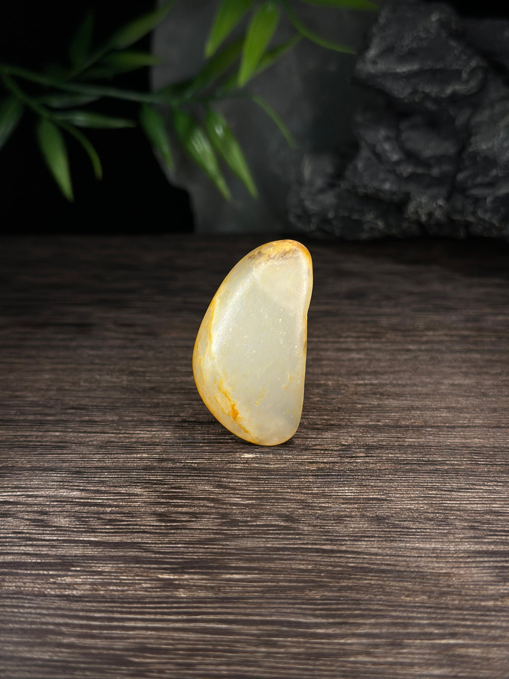 新疆和田玉白玉洒金皮籽料挂件（yc715797）