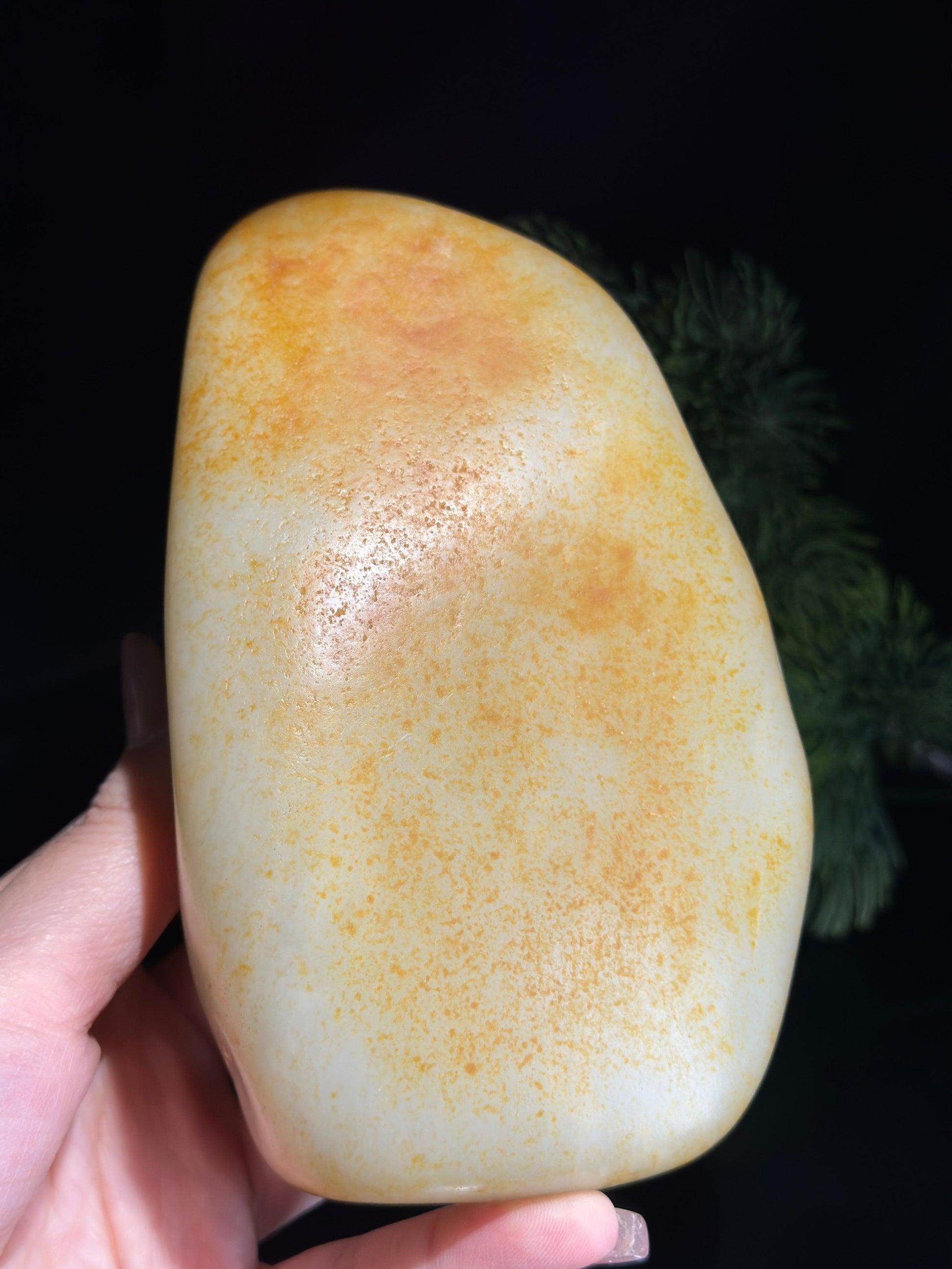 新疆和田玉收藏级高青白洒金洒红皮籽料摆件（yc509027）