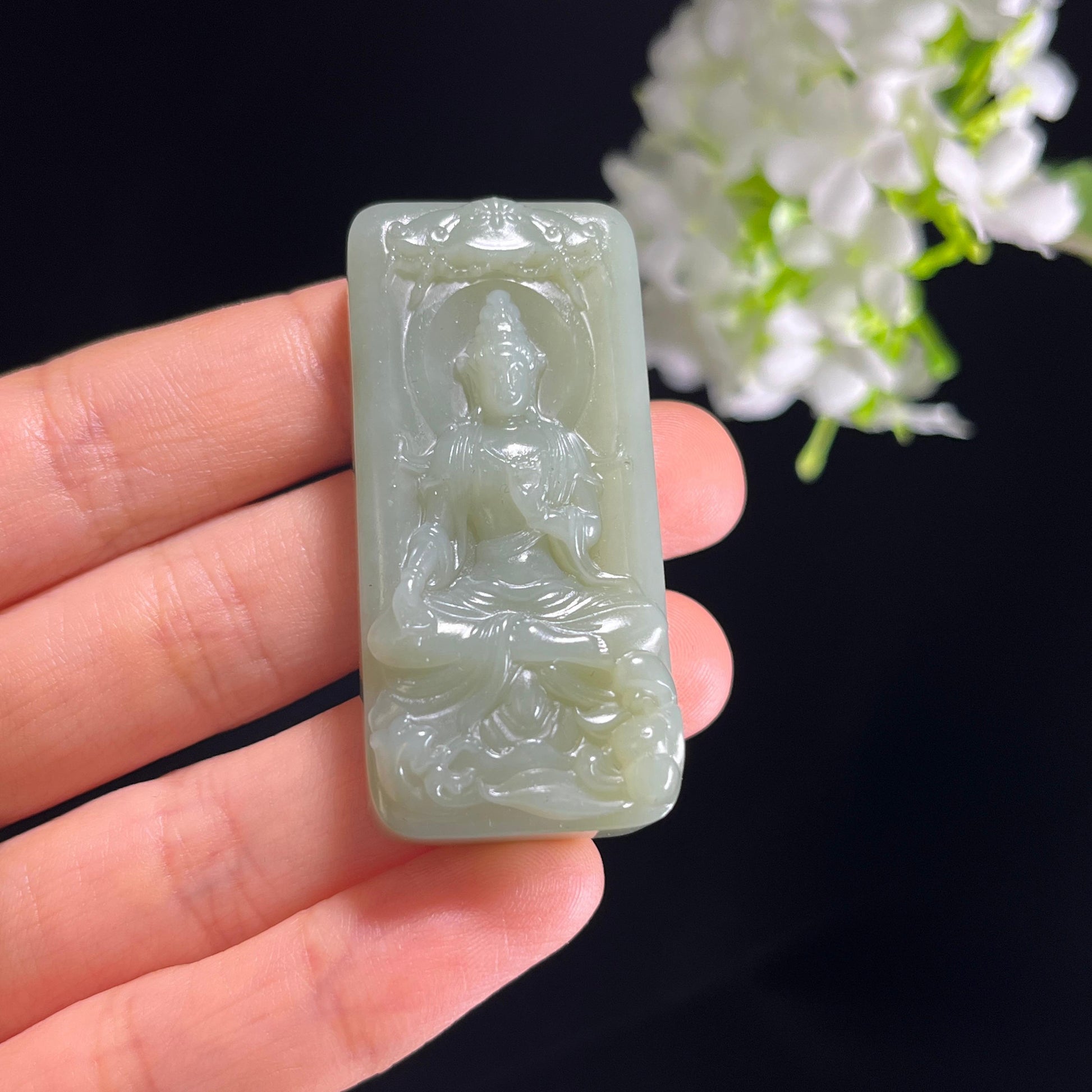 新疆天然和田玉沙枣青观音雕刻挂件（yc353662）