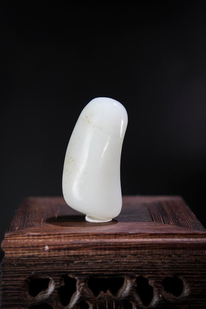 和田玉籽料雕刻挂件（yc208871）