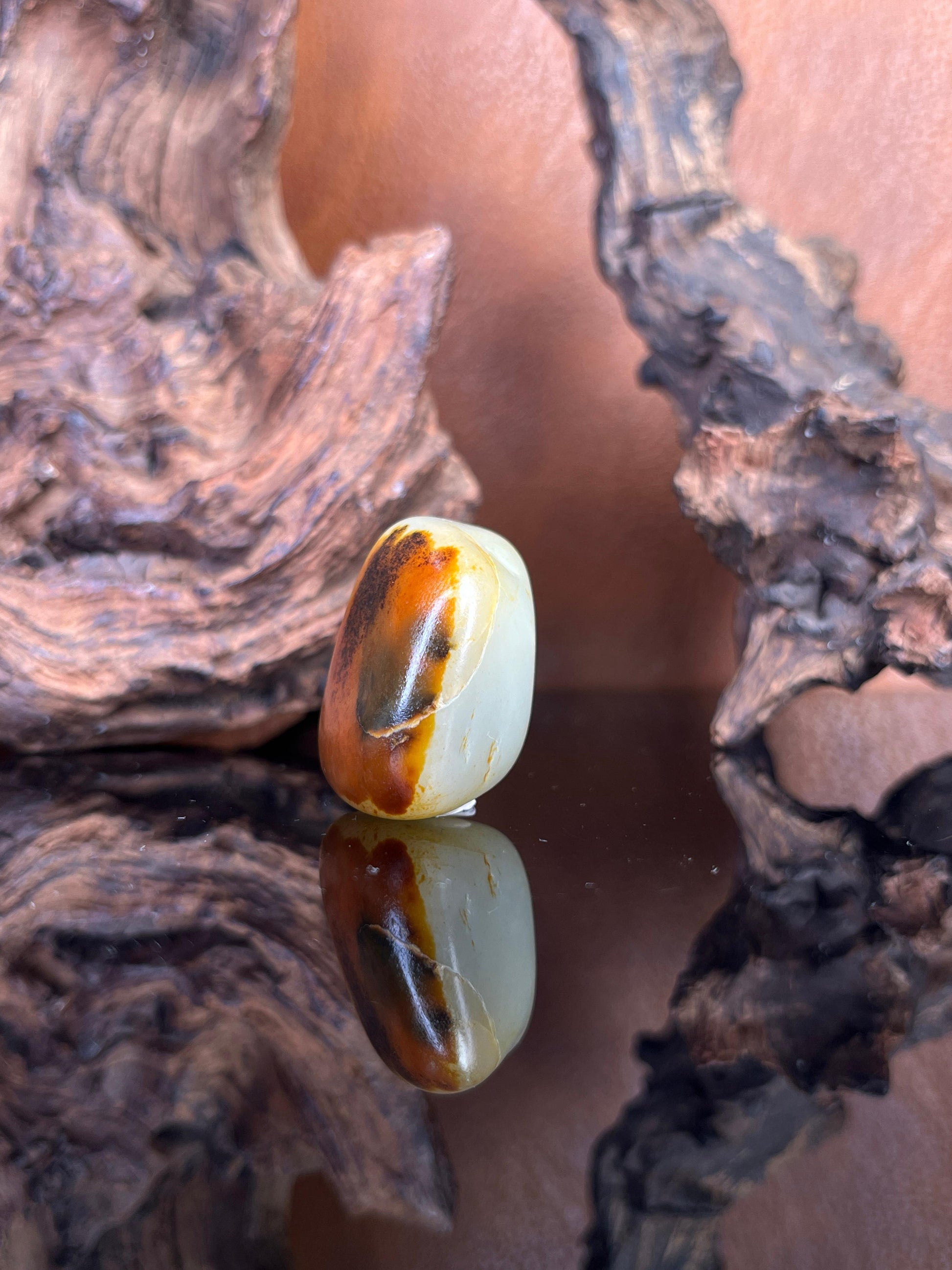 天然和田玉白玉籽料原石黑红皮吊坠（yc227468）