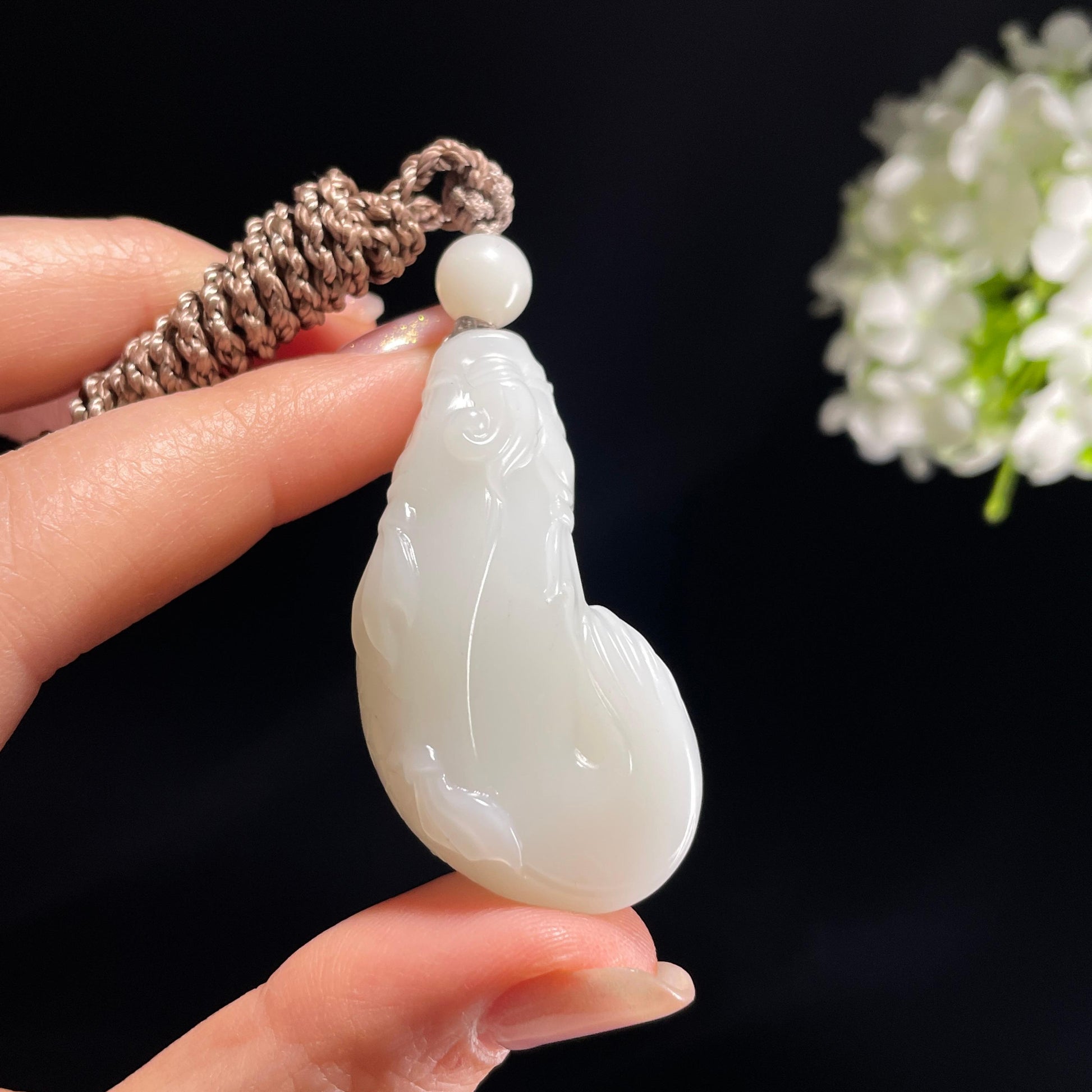 新疆和田玉米达料白玉鱼化龙雕刻挂件（yc365283）