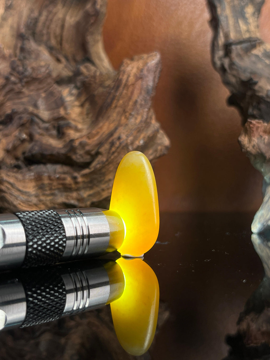 天然和田玉黄沁皮籽料原石挂件（yc227899）