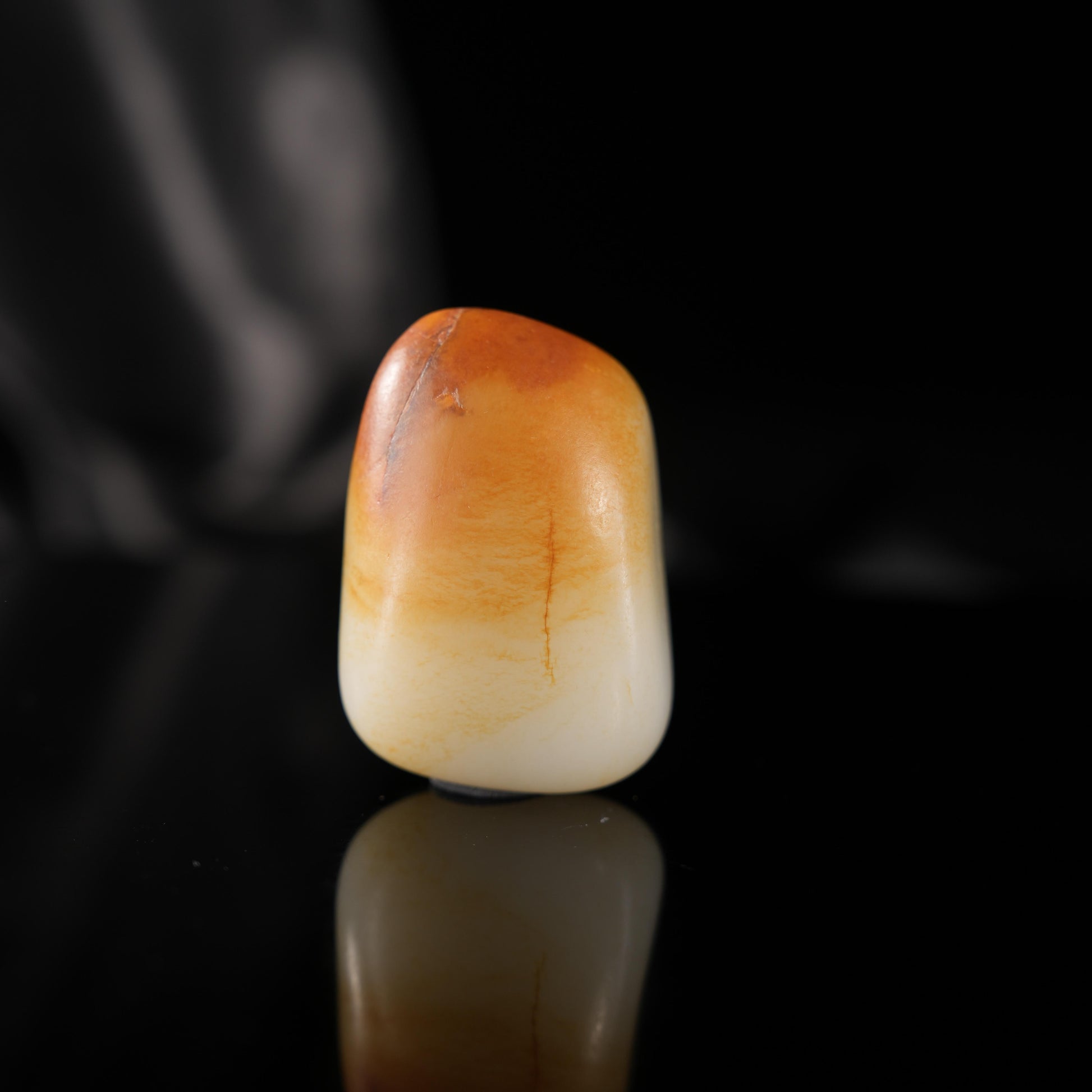 新疆和田玉“红冠漫玉”白玉聚红皮籽料（yc450467）