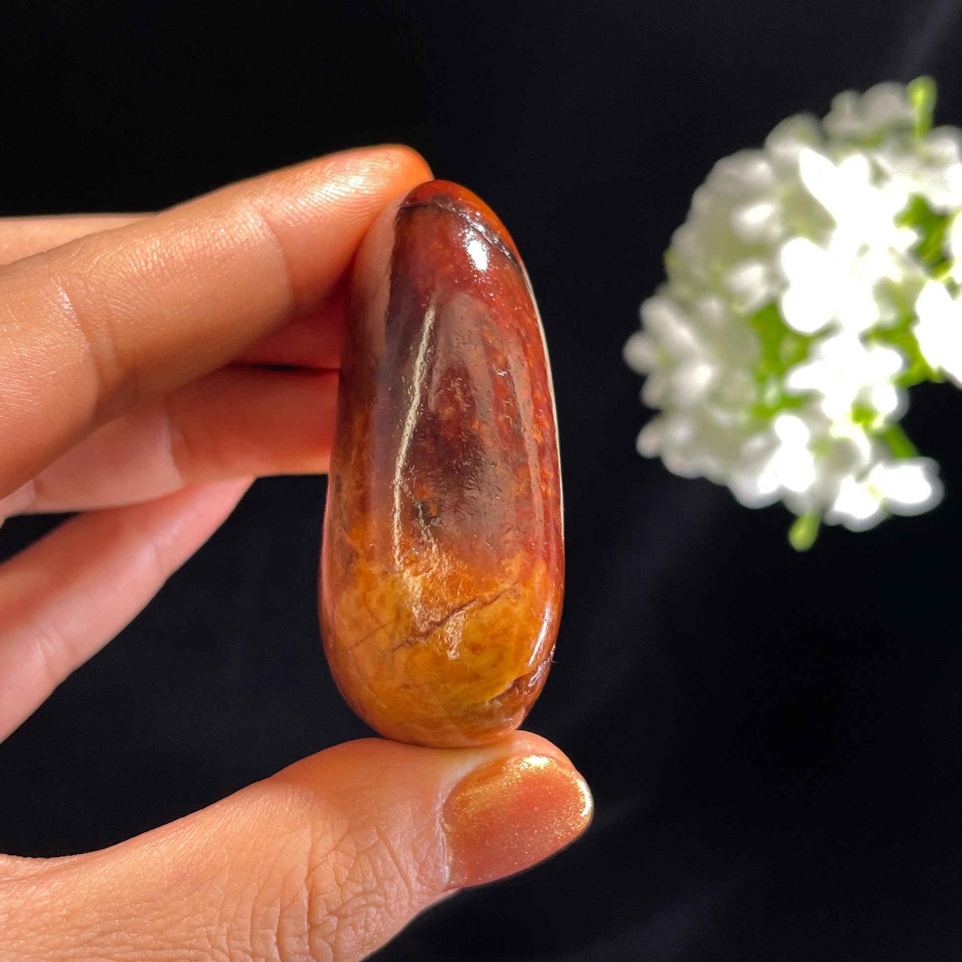 新疆天然和田玉“丹砂浸野”红沁籽料（yc375271）