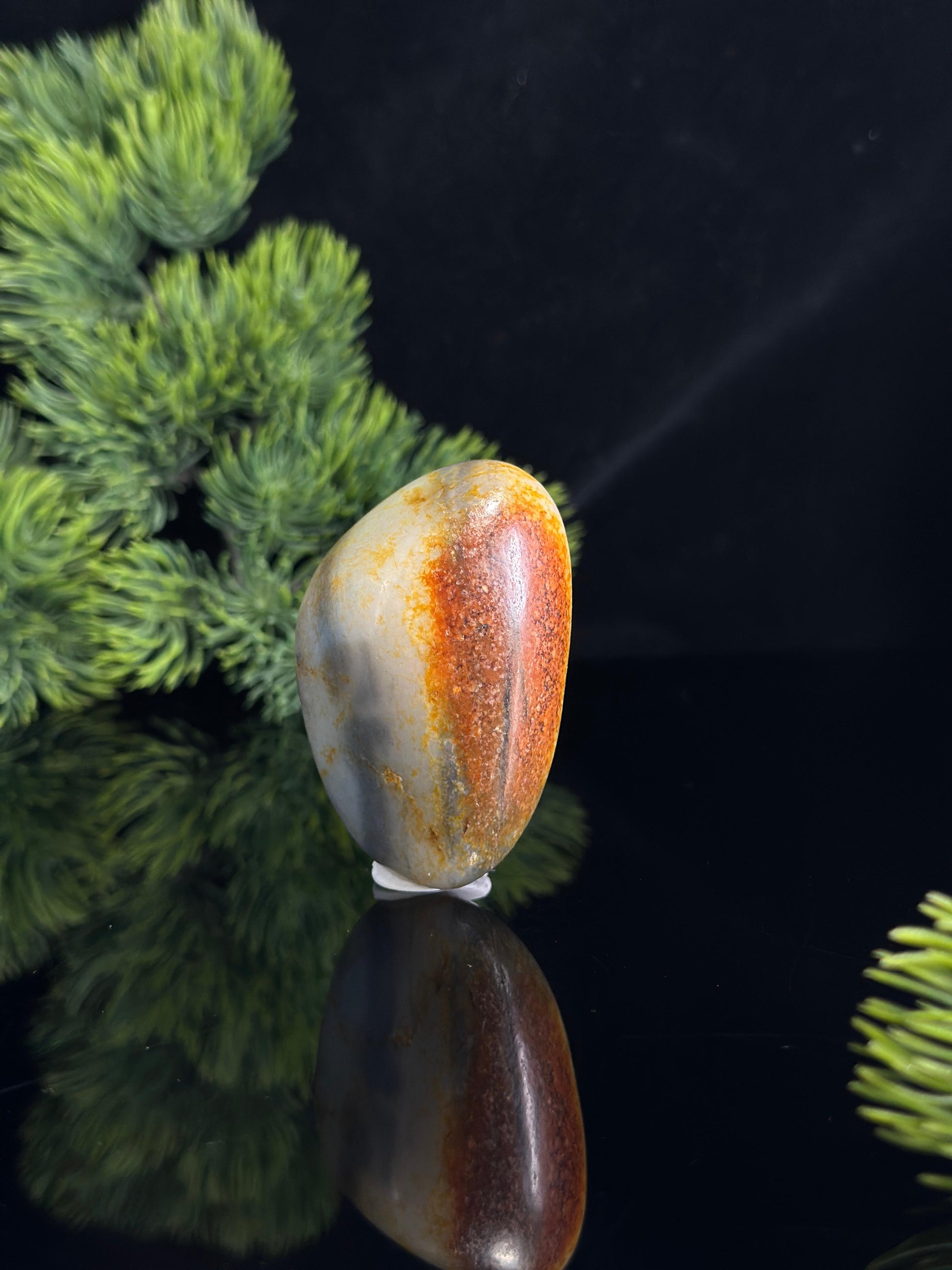 新疆和田玉“红堤分雾”青花聚红双面皮籽料（yc459015）
