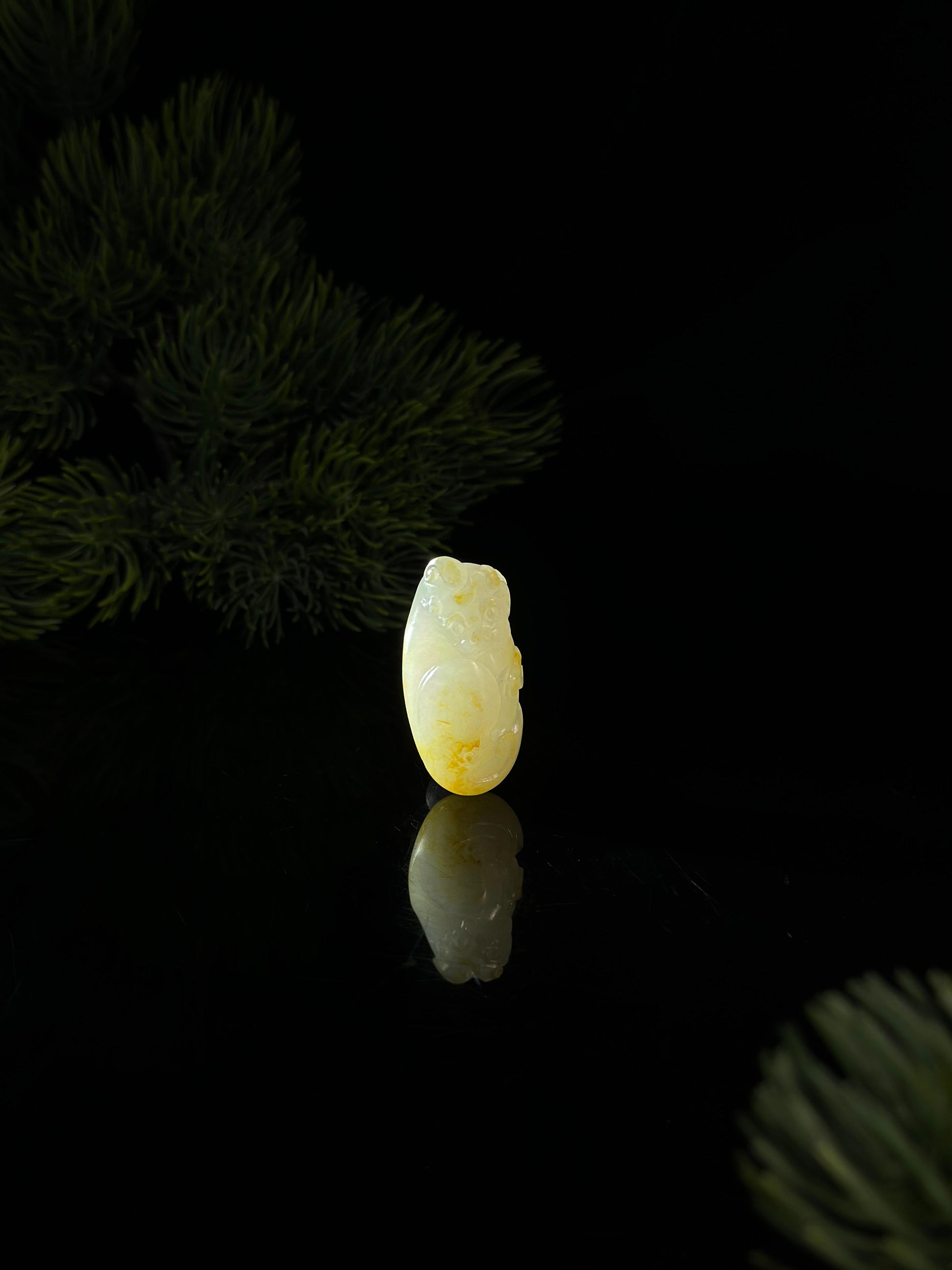 新疆和田玉白玉洒金皮精品籽料貔貅挂件（yc479400）