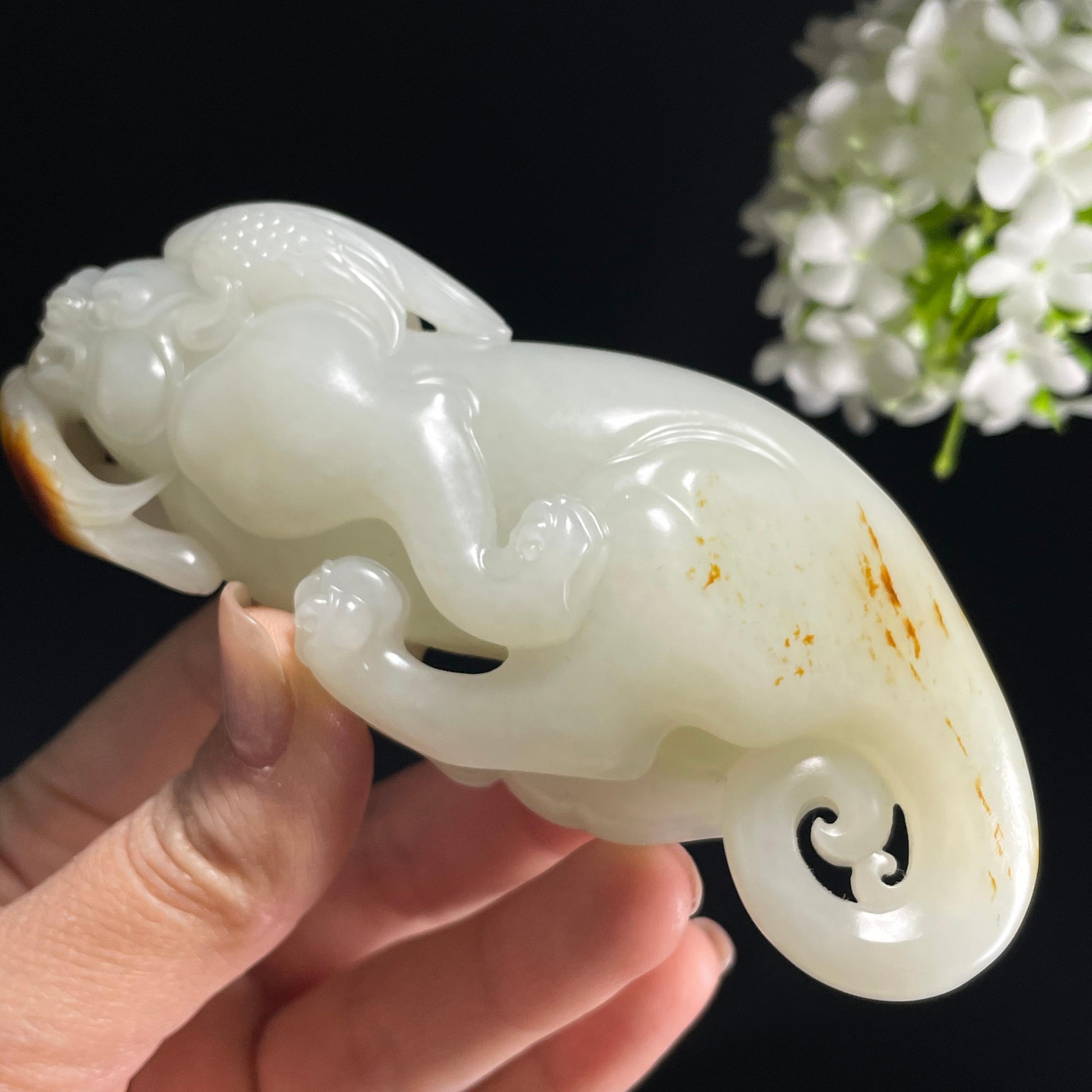 和田玉白玉红皮“玉貅奔喜”貔貅雕刻（yc355940）