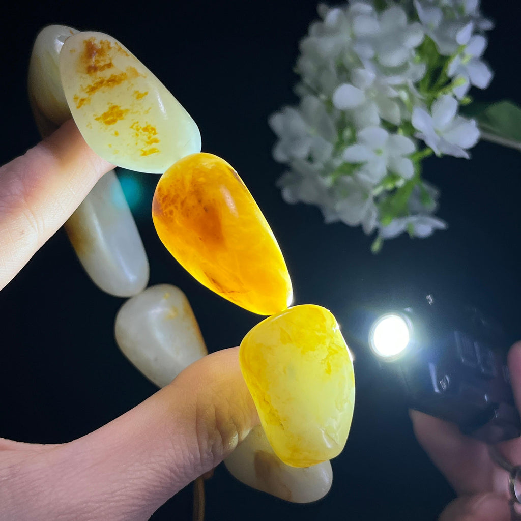 和田玉白玉洒金皮聚黄皮黄沁皮籽料原籽手串（yc347409）
