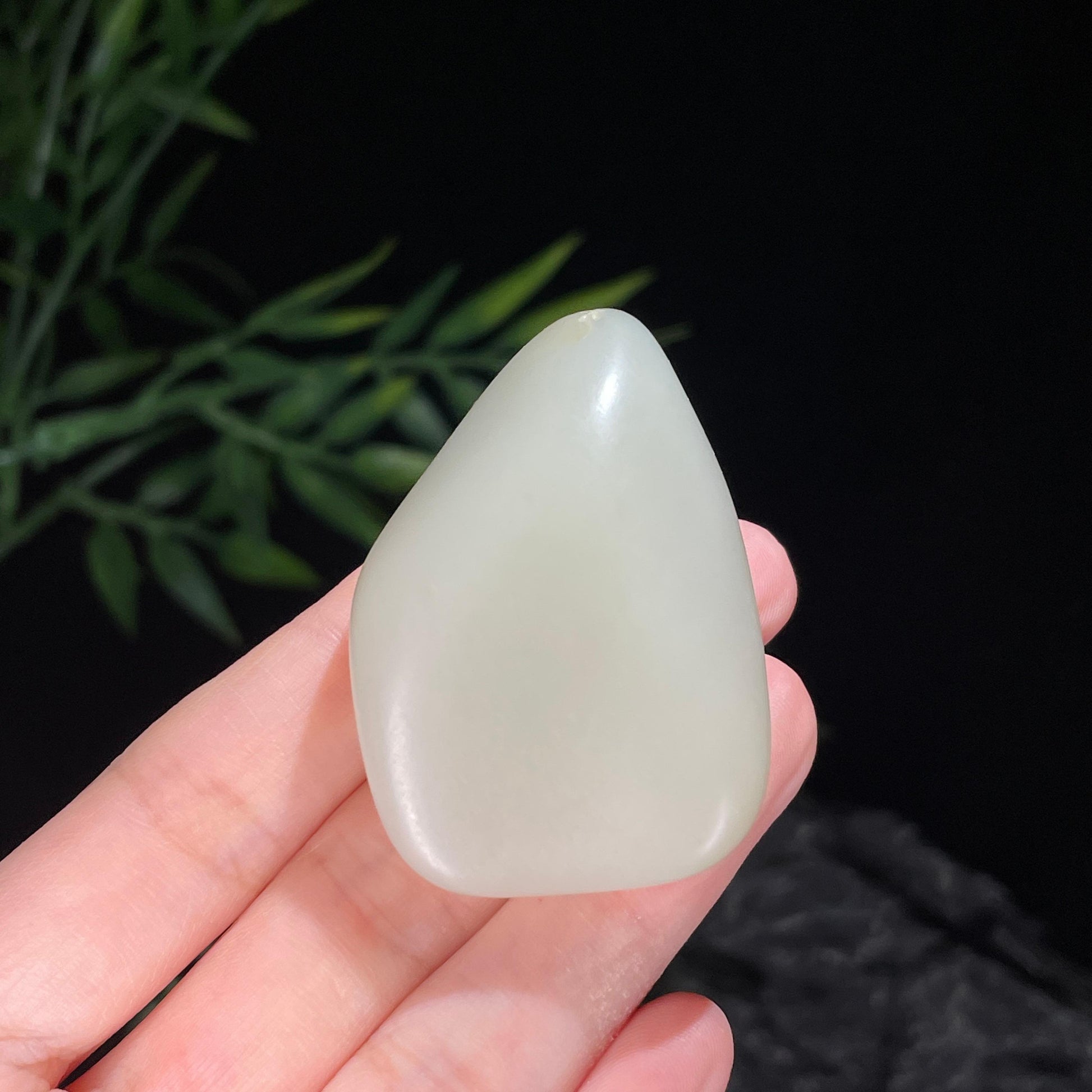 新疆和田玉精品白玉洒金皮籽料挂件（yc714428）