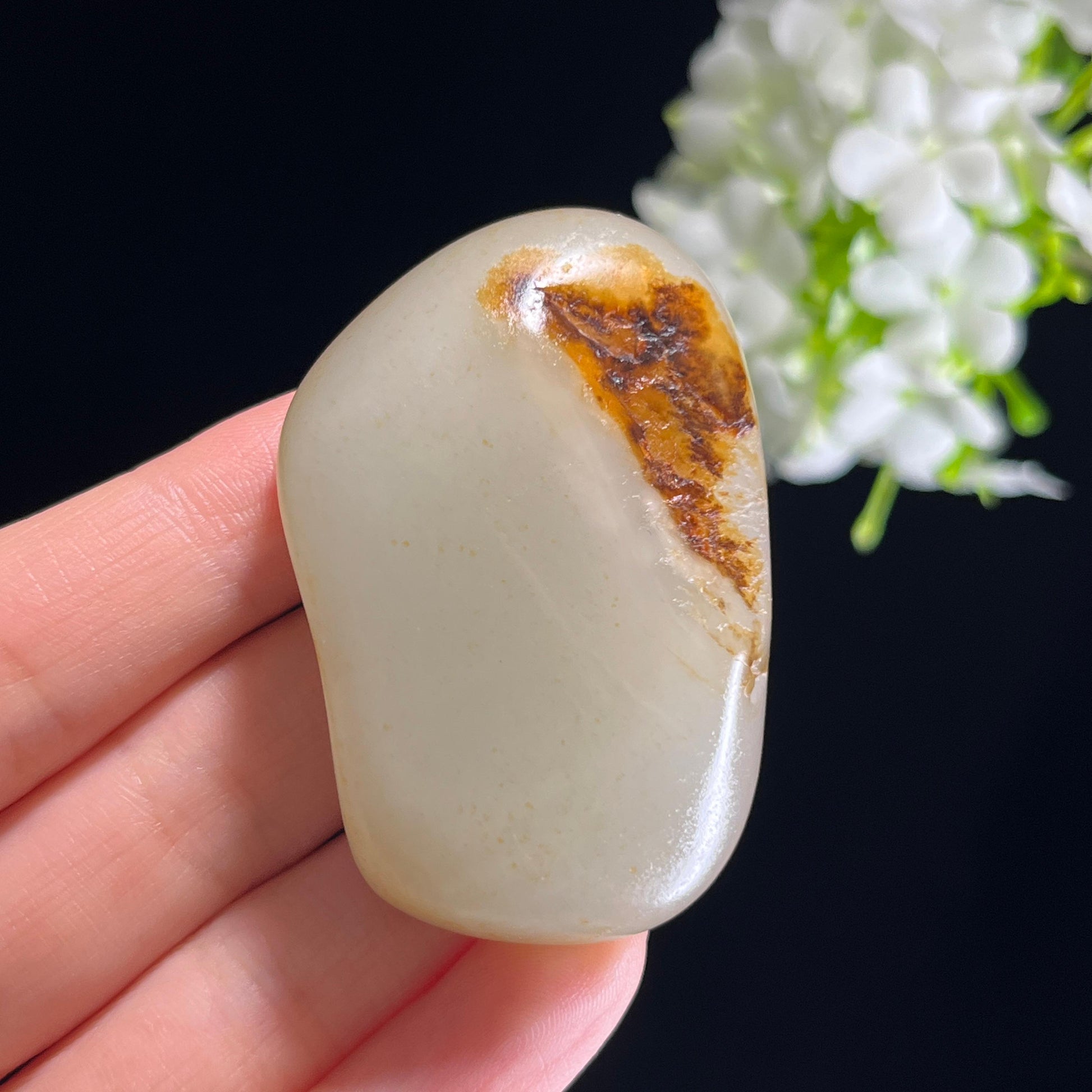 和田玉白玉“枫影栖石”聚黄皮籽料（yc351288）