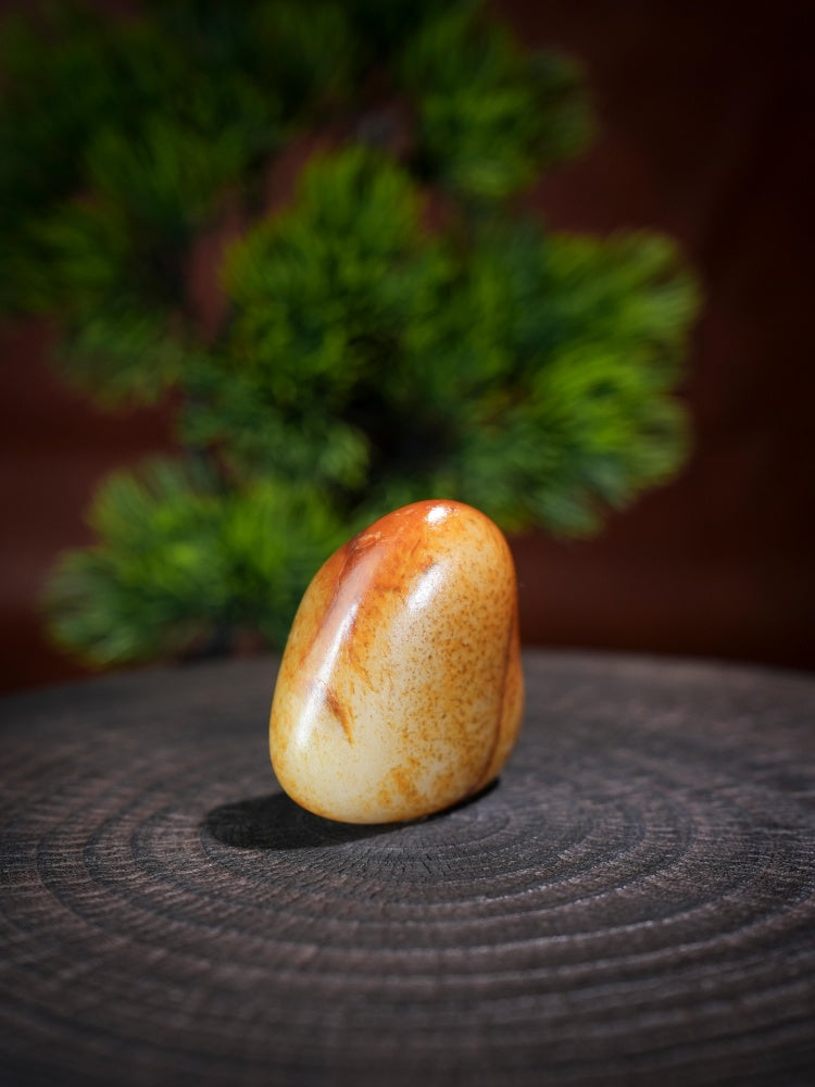 和田玉——聚红皮白肉籽料把件