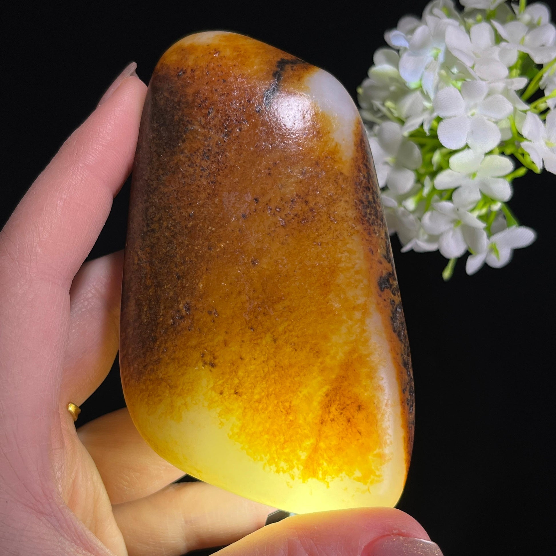 和田玉白玉“秋崖墨云”黑皮聚黄皮籽料（yc367746）