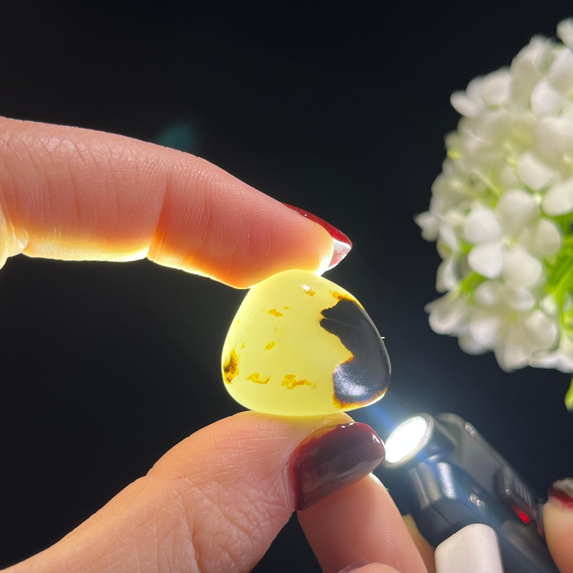 和田玉白玉“星点墨纨”洒金聚黑油皮籽料（yc336378）