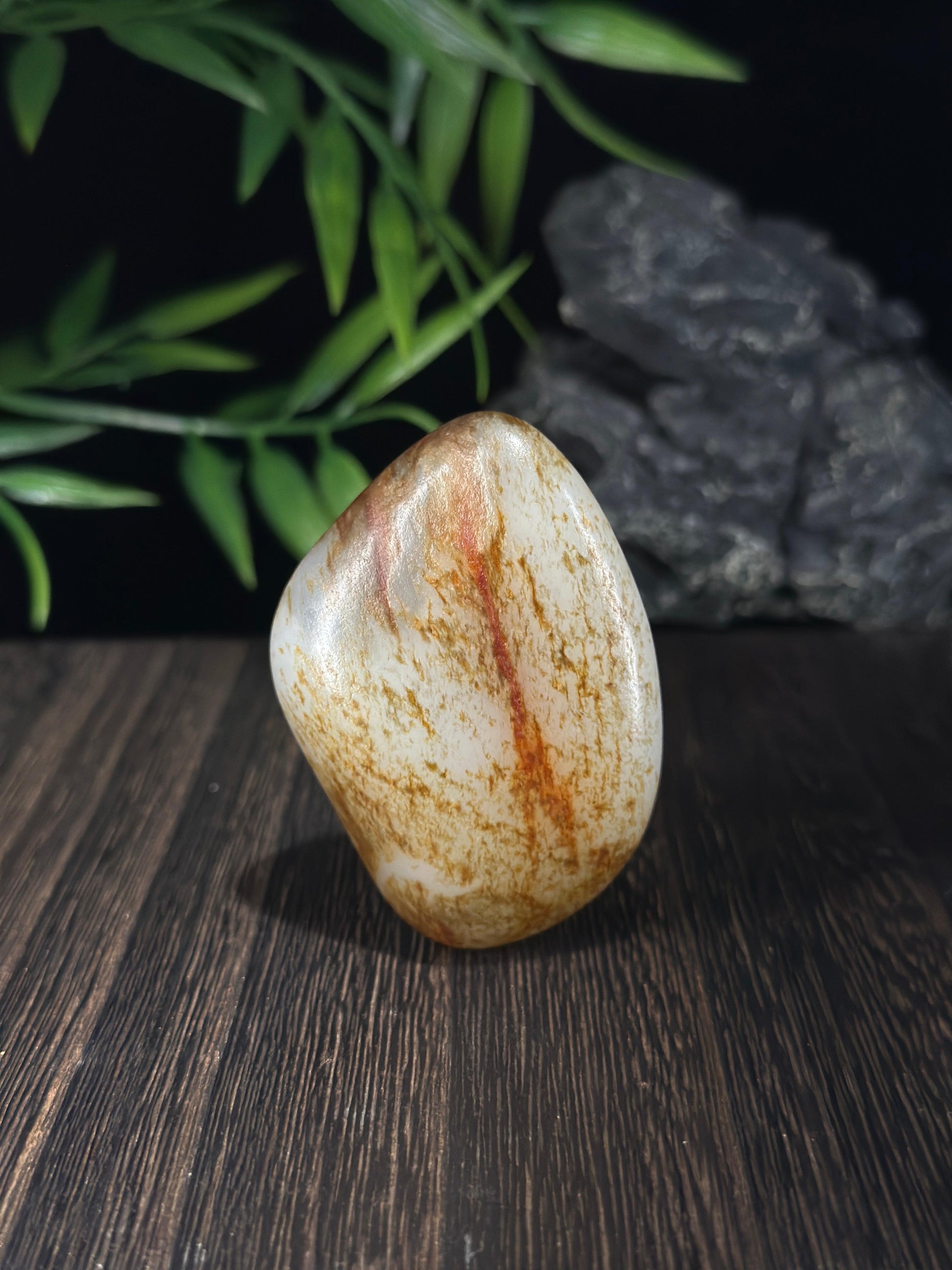 新疆和田玉珍品白玉秋梨皮籽料手把件（yc698546）