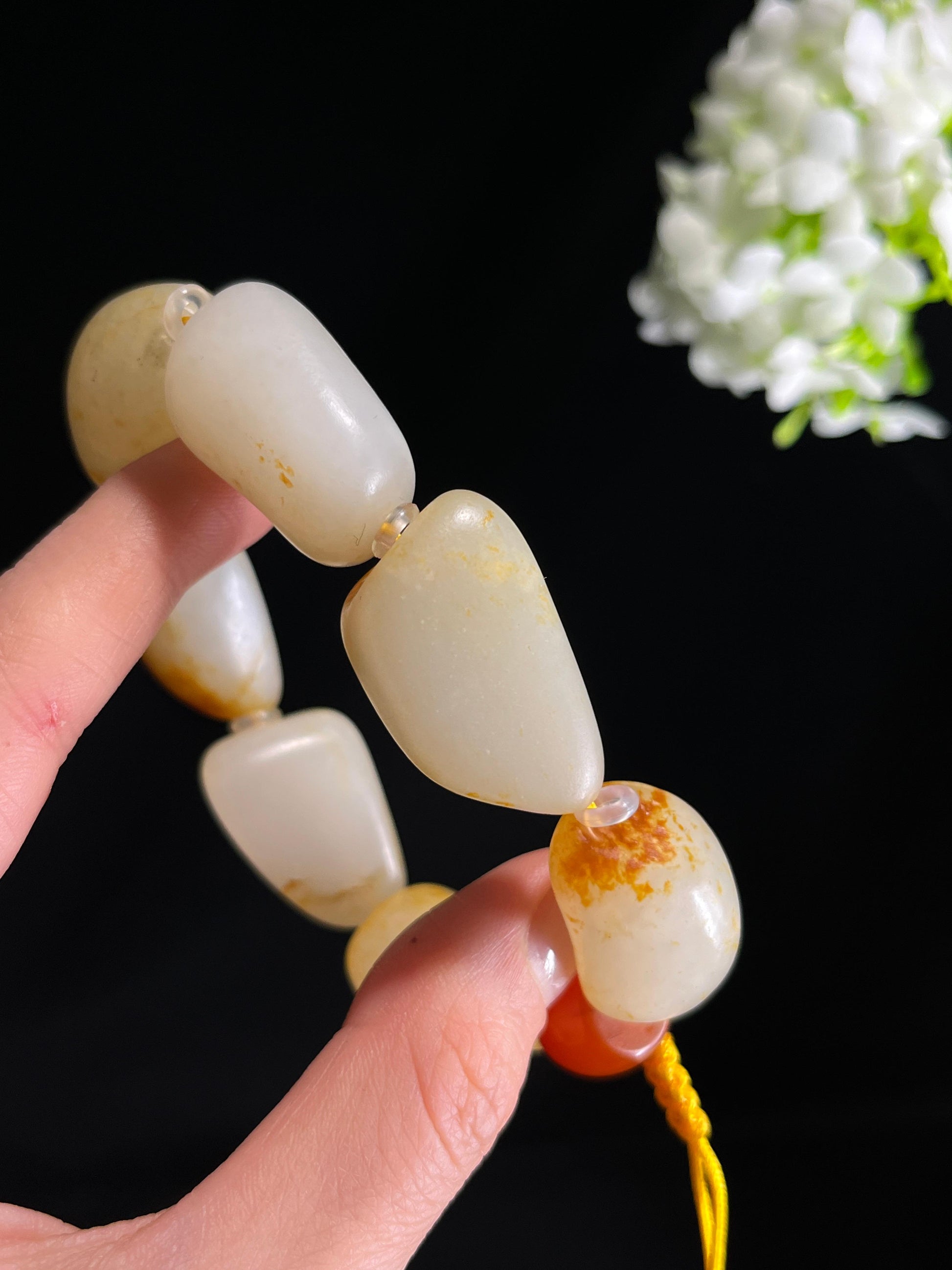 新疆天然和田玉羊脂白籽料原石洒金皮手串（yc269051）