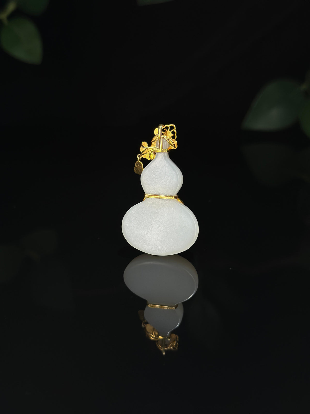 精品和田玉 18K 金镶白玉葫芦吊坠（yc740337）