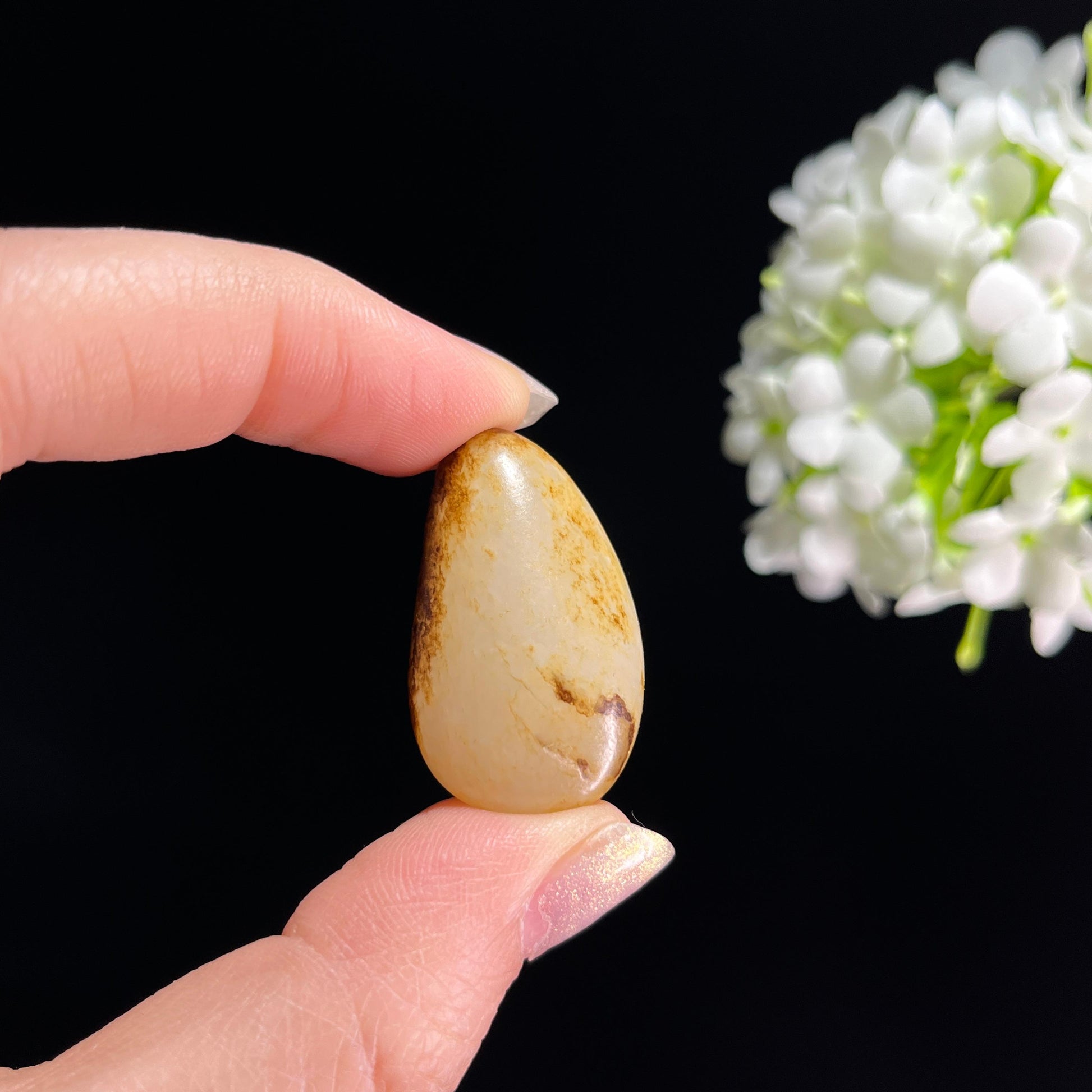 和田玉暖白种“金墨垂露”黑油皮籽料（yc333319）