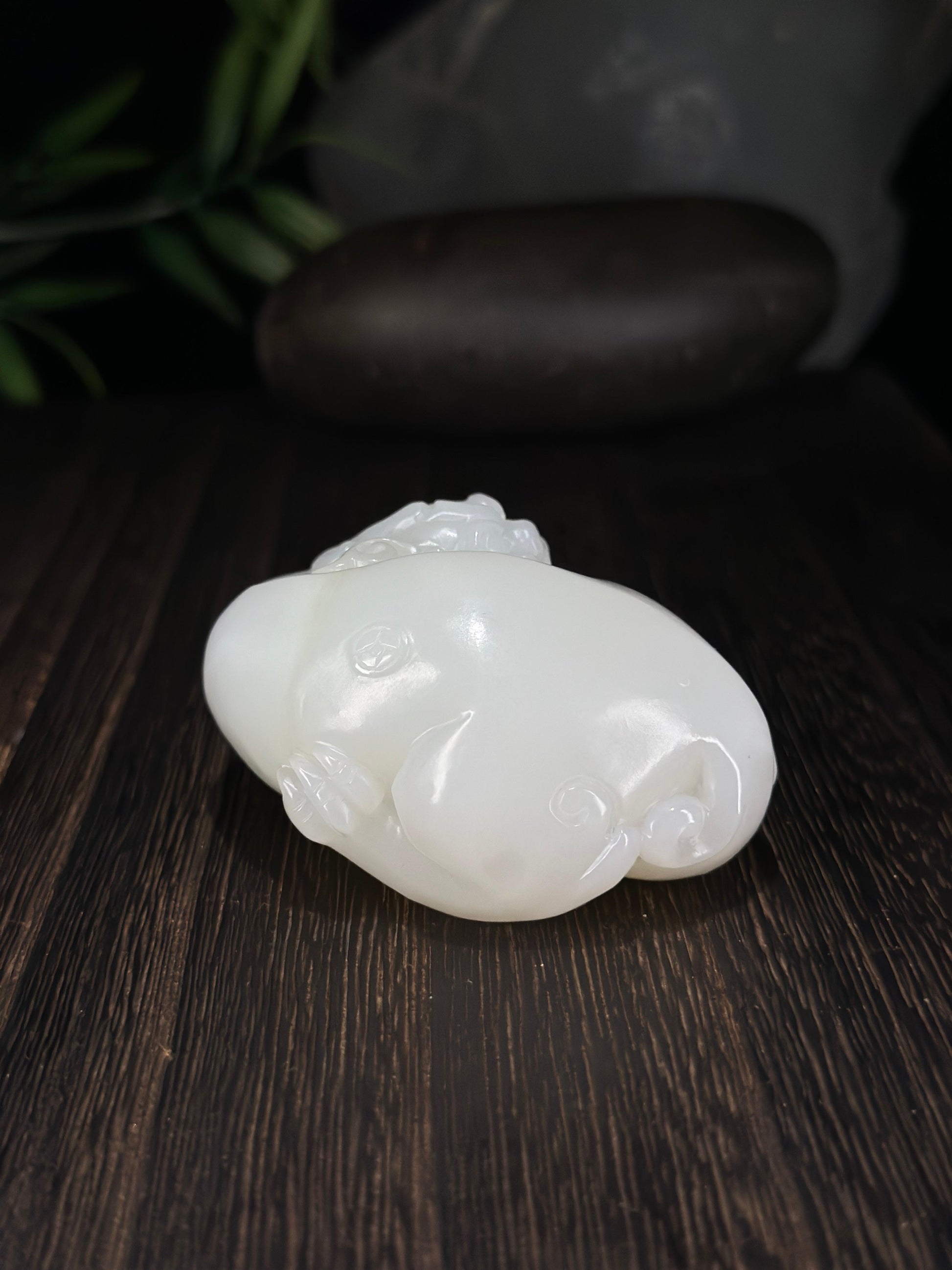 和田玉精品白玉回首貔貅手把件（yc703077）